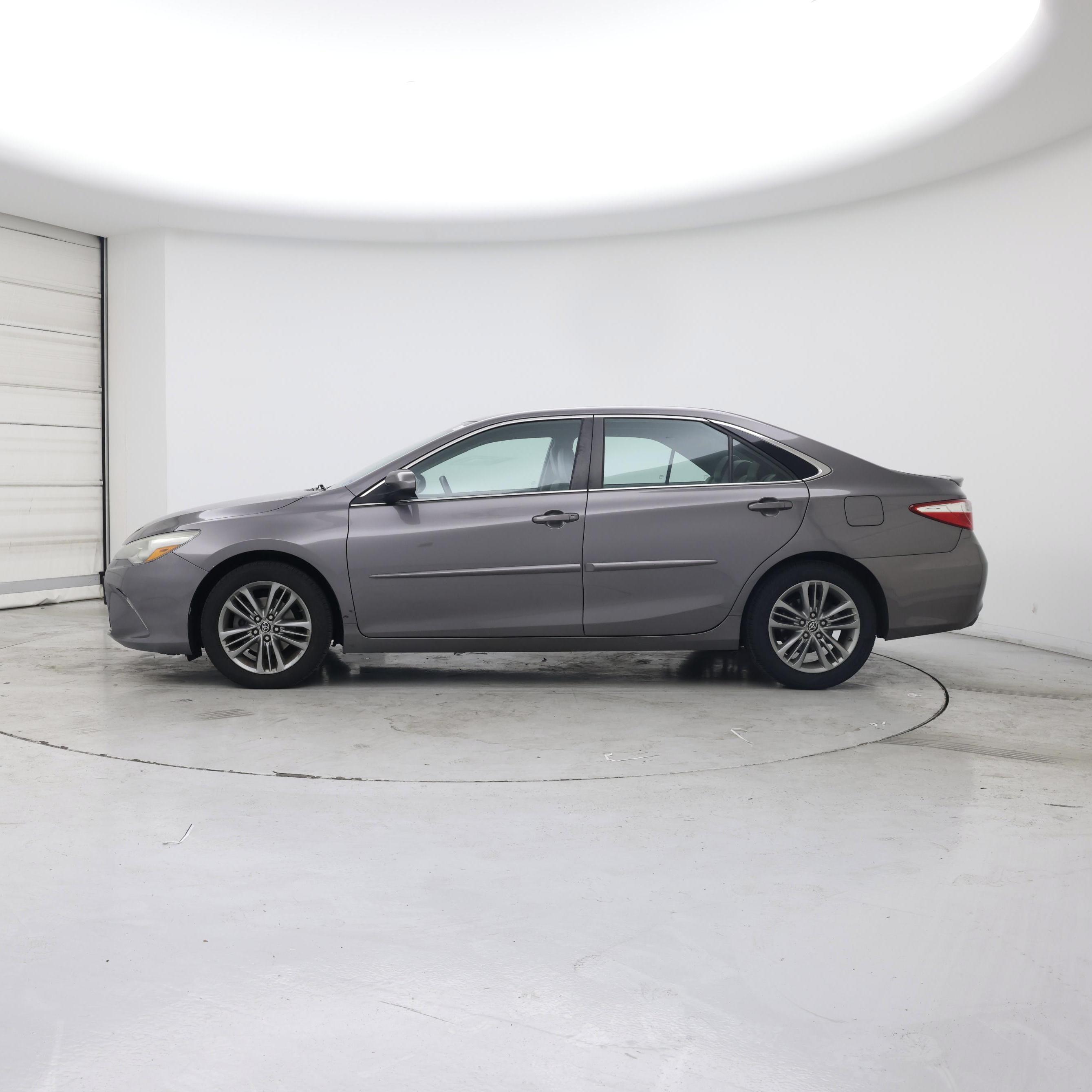 Thumbnail: 2016 Toyota Camry - 3