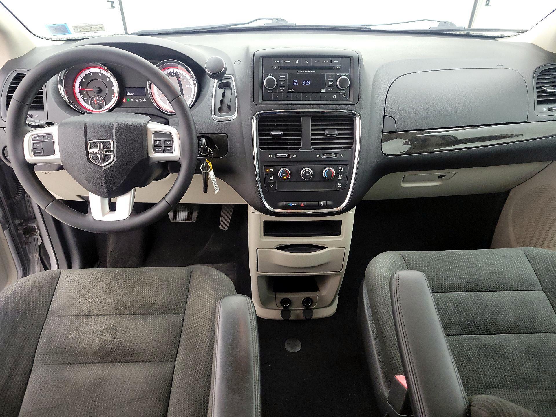 Thumbnail: 2016 Dodge Grand Caravan - 9