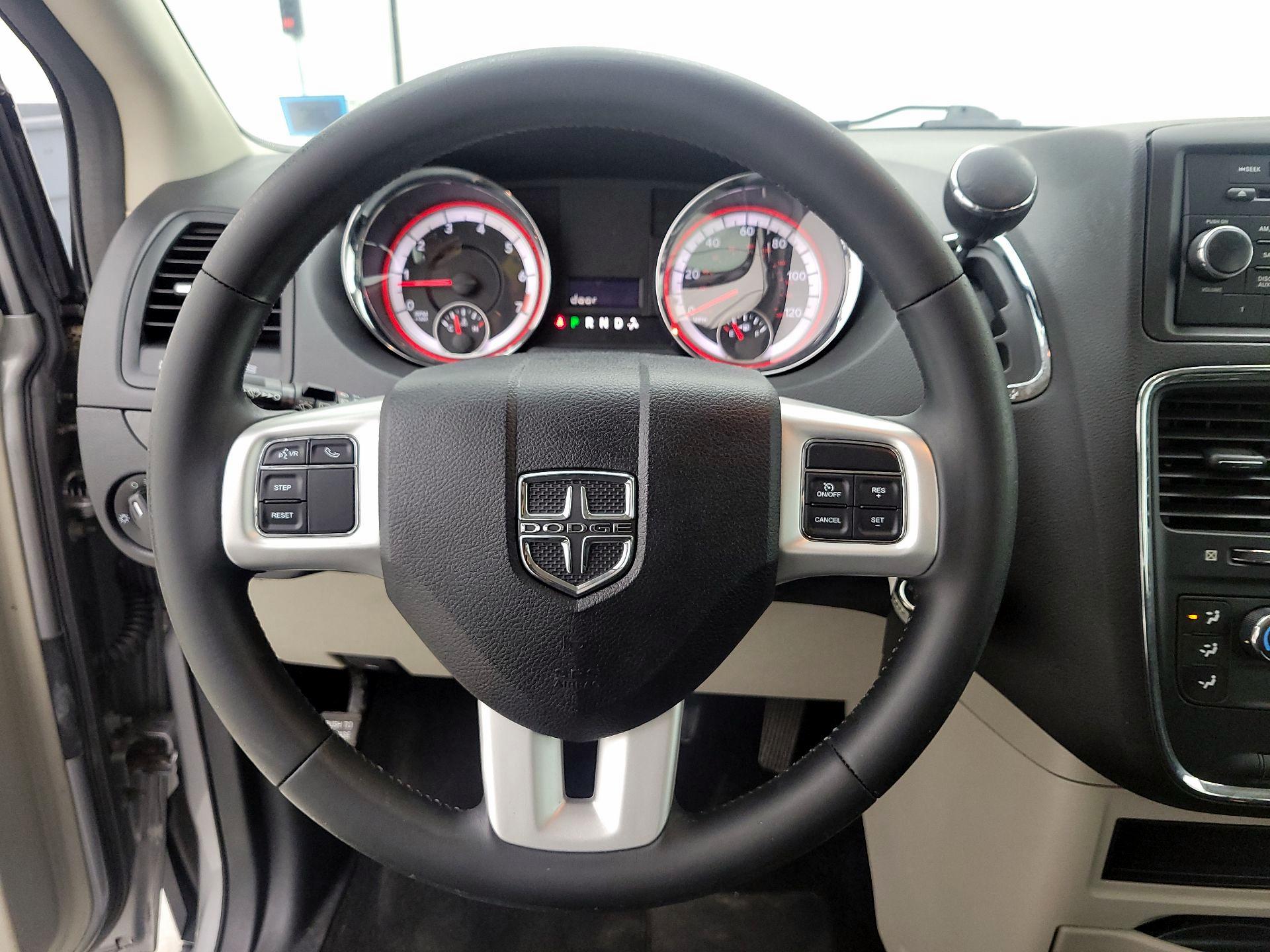 Thumbnail: 2016 Dodge Grand Caravan - 10