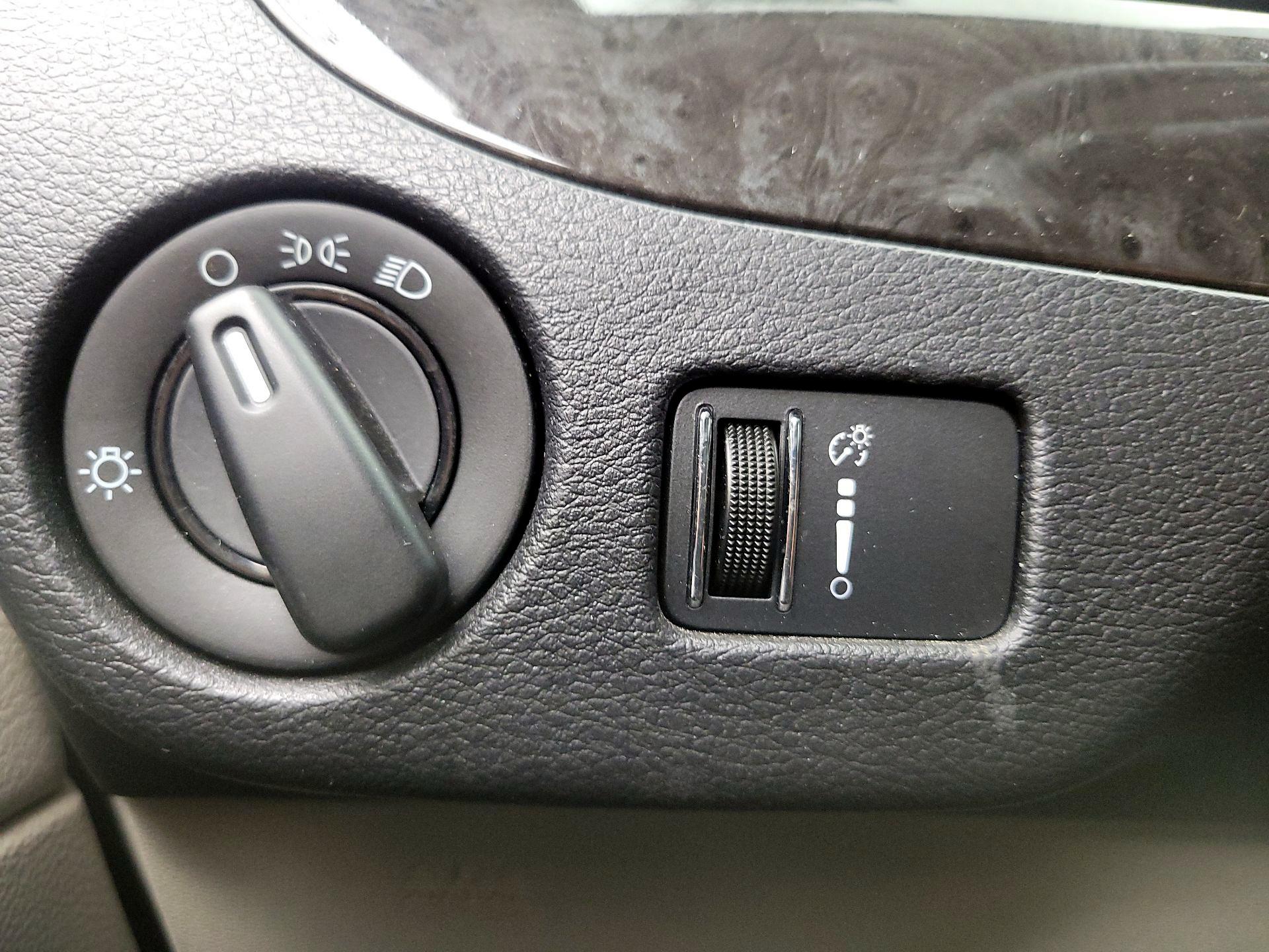 Thumbnail: 2016 Dodge Grand Caravan - 13