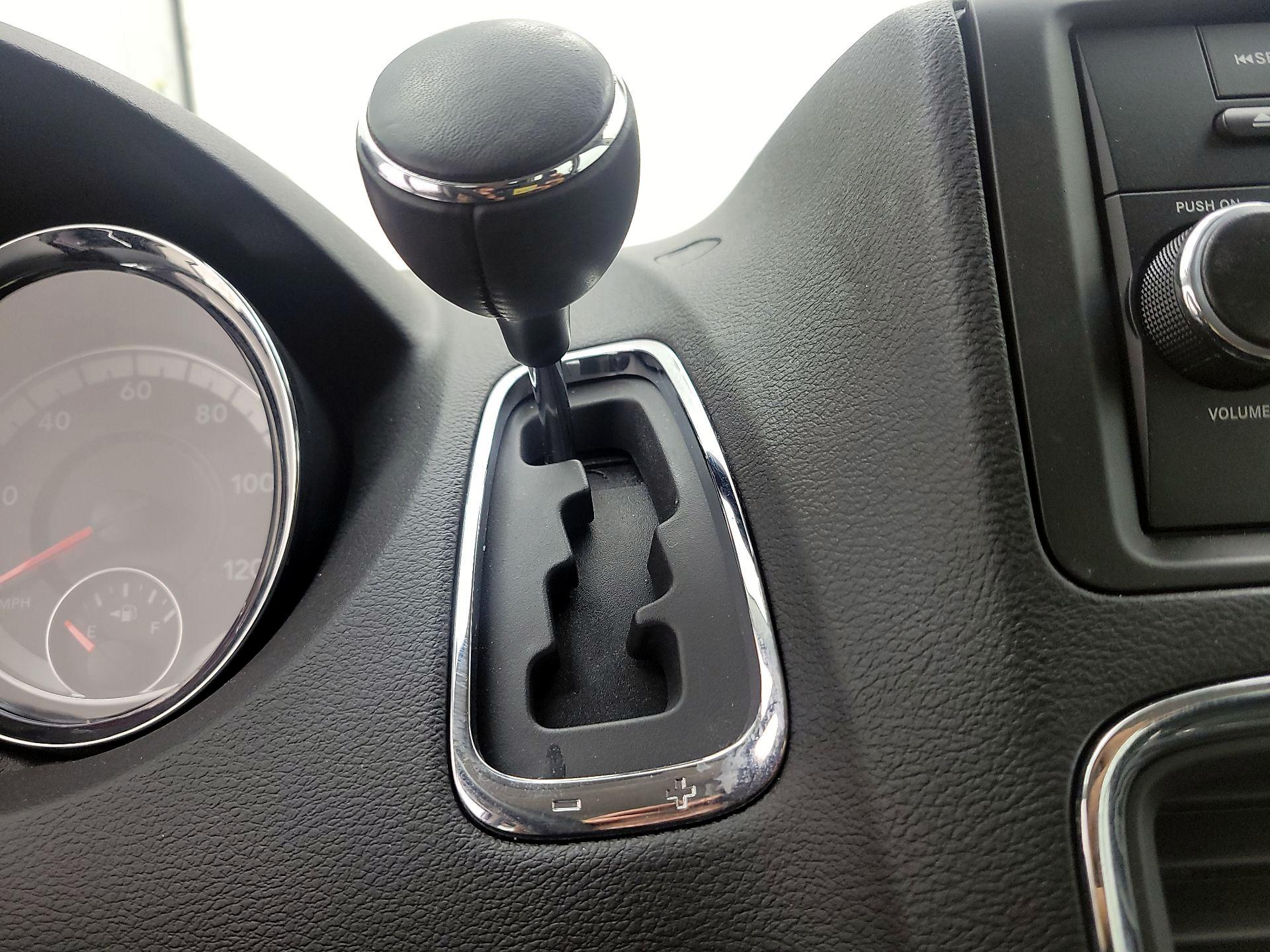 Thumbnail: 2016 Dodge Grand Caravan - 16