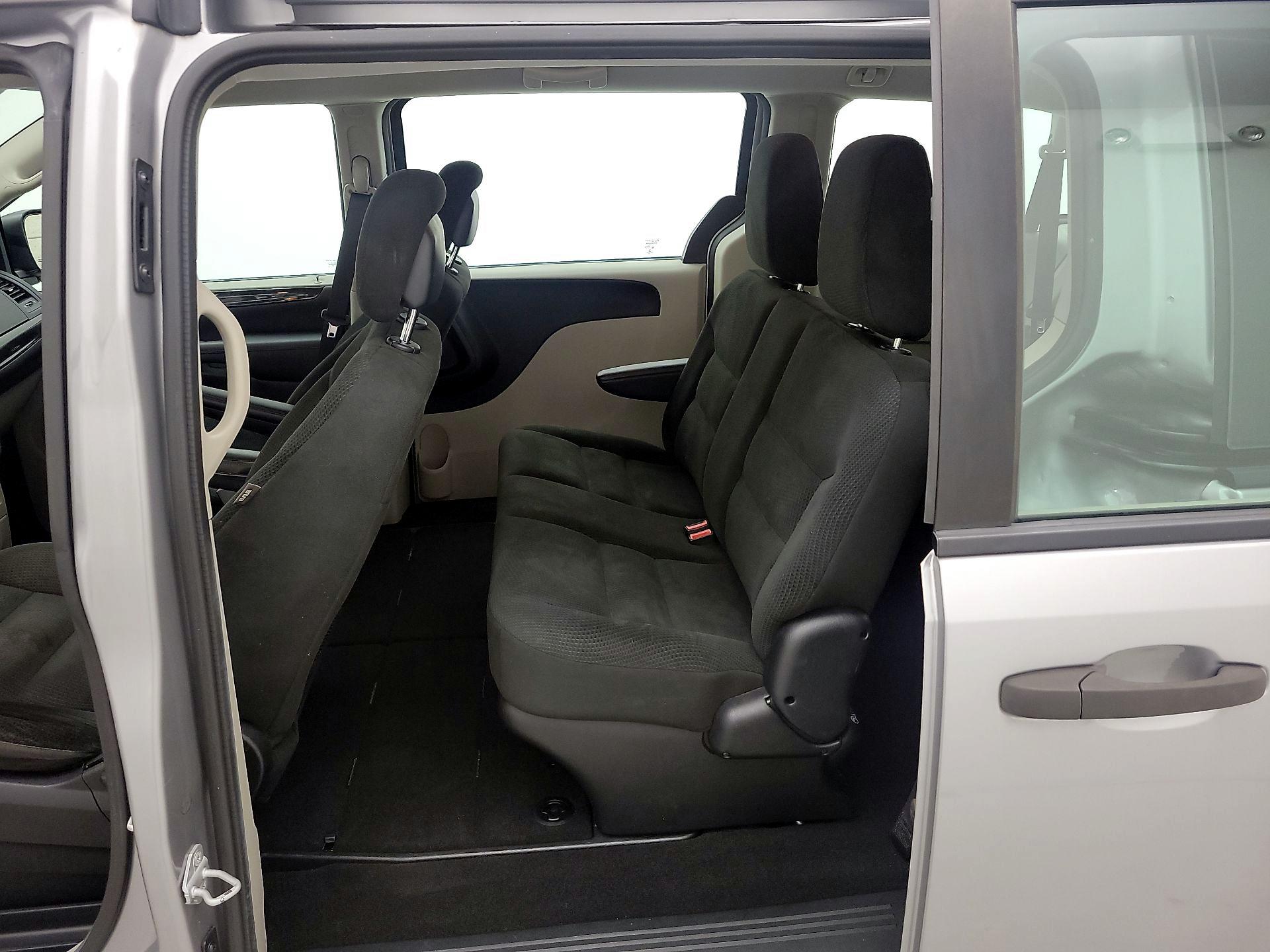 Thumbnail: 2016 Dodge Grand Caravan - 18