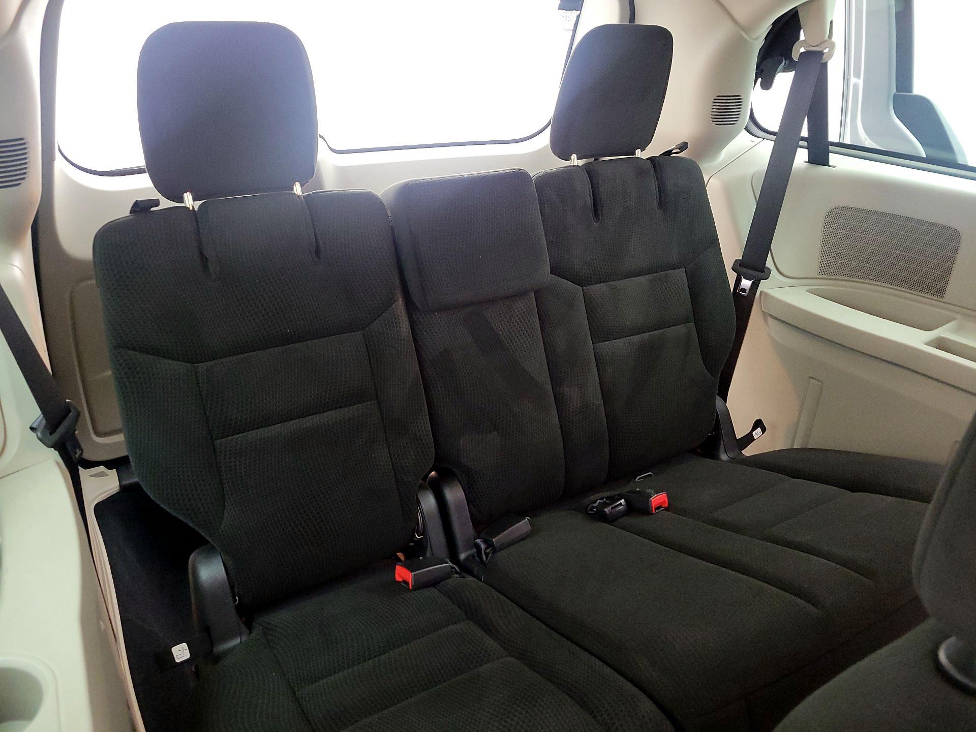 Thumbnail: 2016 Dodge Grand Caravan - 19