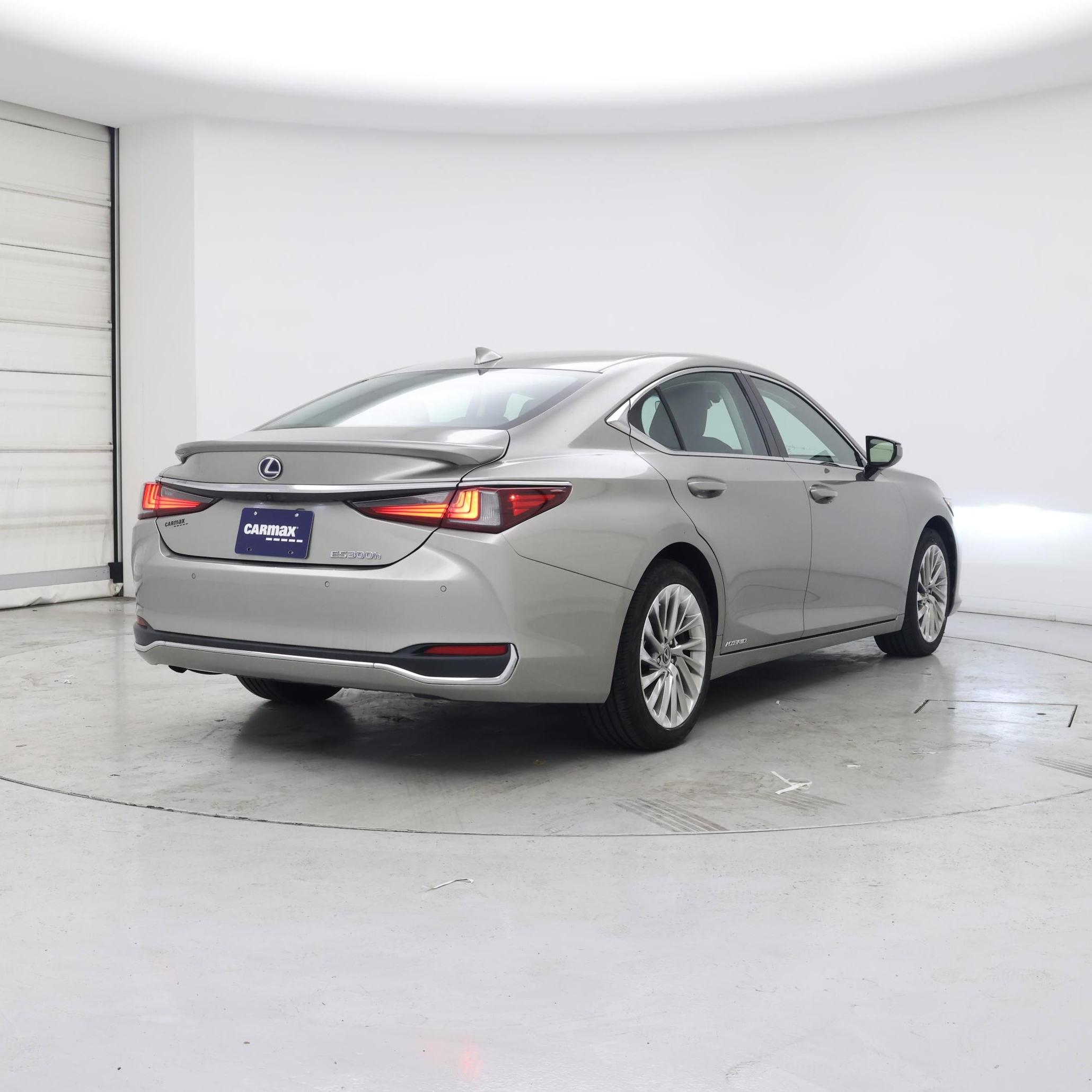 Thumbnail: 2020 Lexus ES - 8