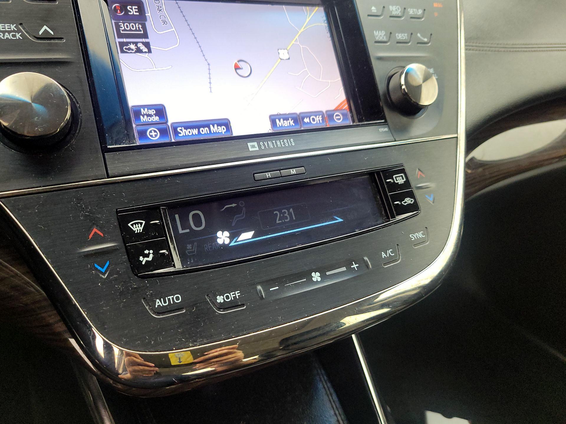 Thumbnail: 2014 Toyota Avalon - 17