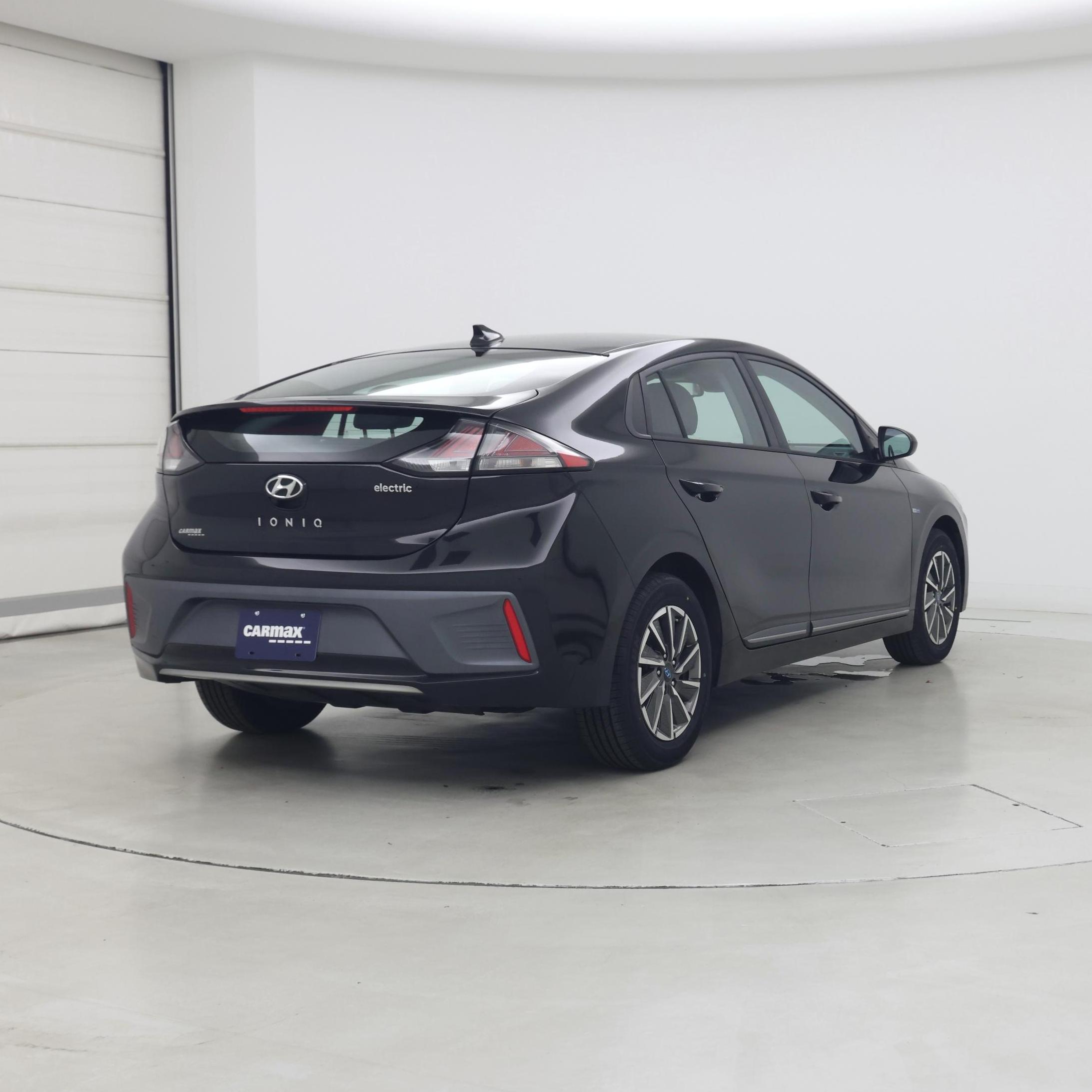 Thumbnail: 2020 Hyundai Ioniq - 8