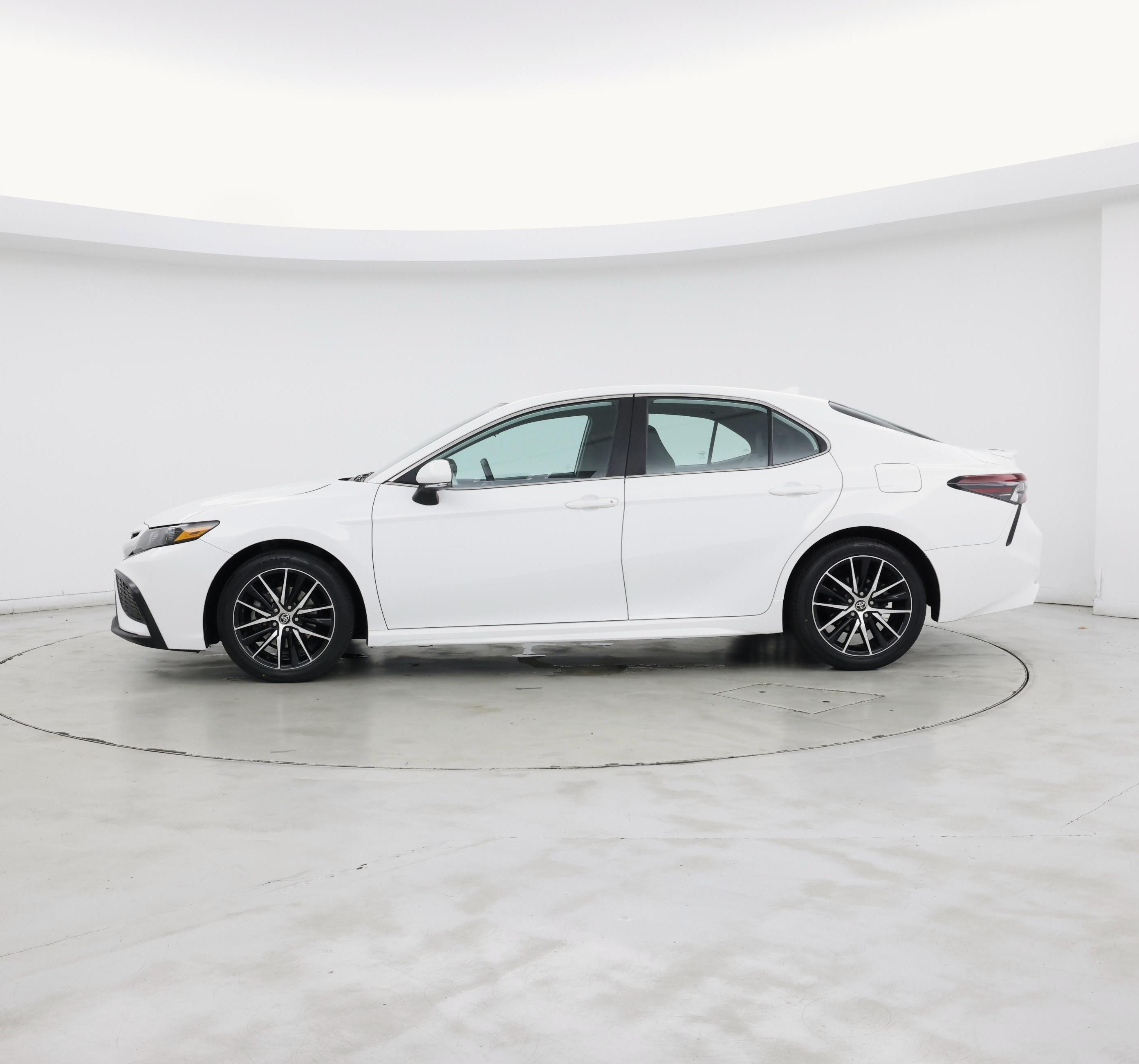 Thumbnail: 2022 Toyota Camry - 3