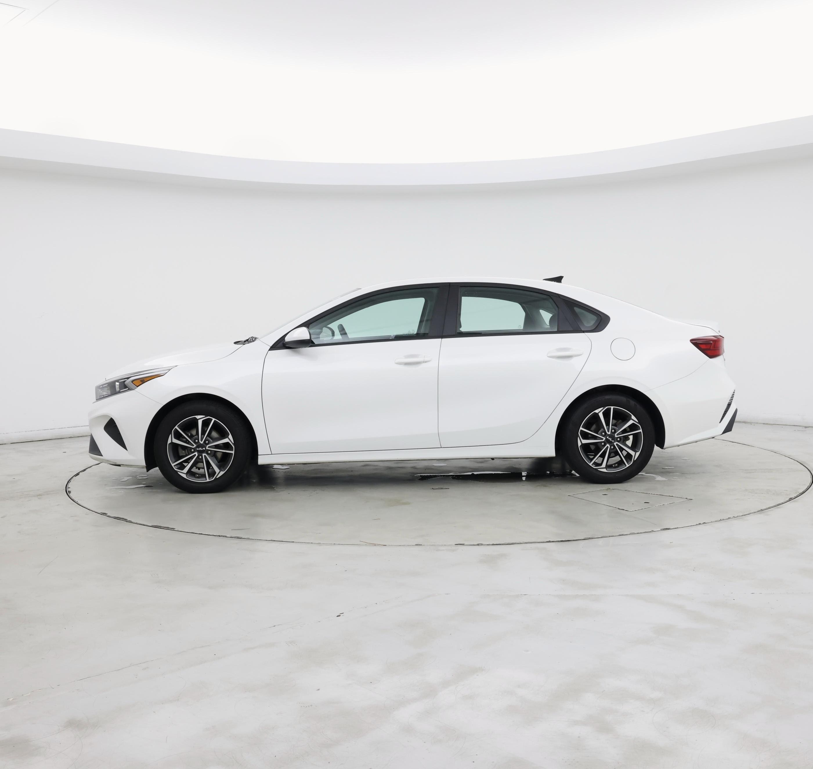 Thumbnail: 2022 Kia Forte - 3
