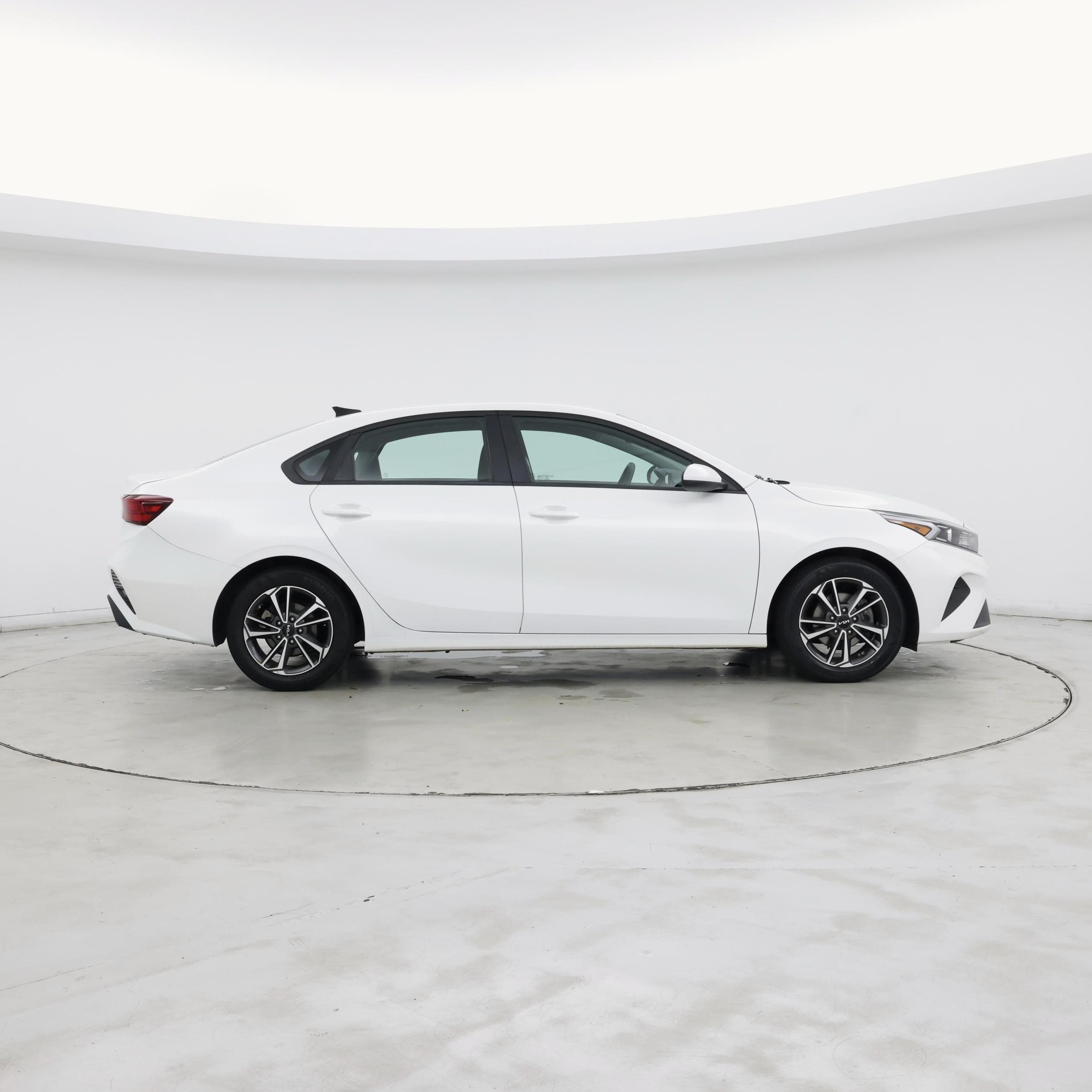 Thumbnail: 2022 Kia Forte - 7