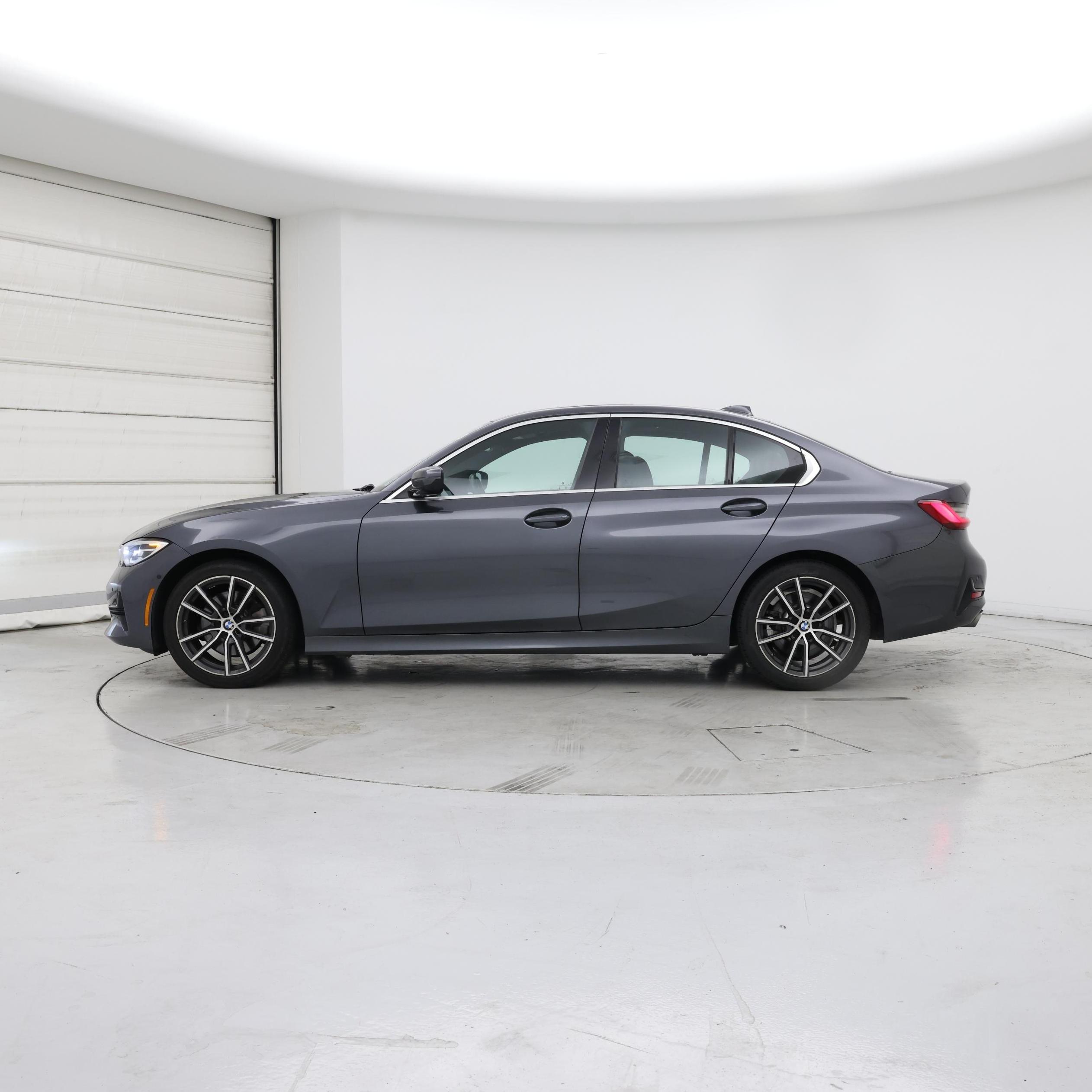 Thumbnail: 2020 BMW 3 Series - 3