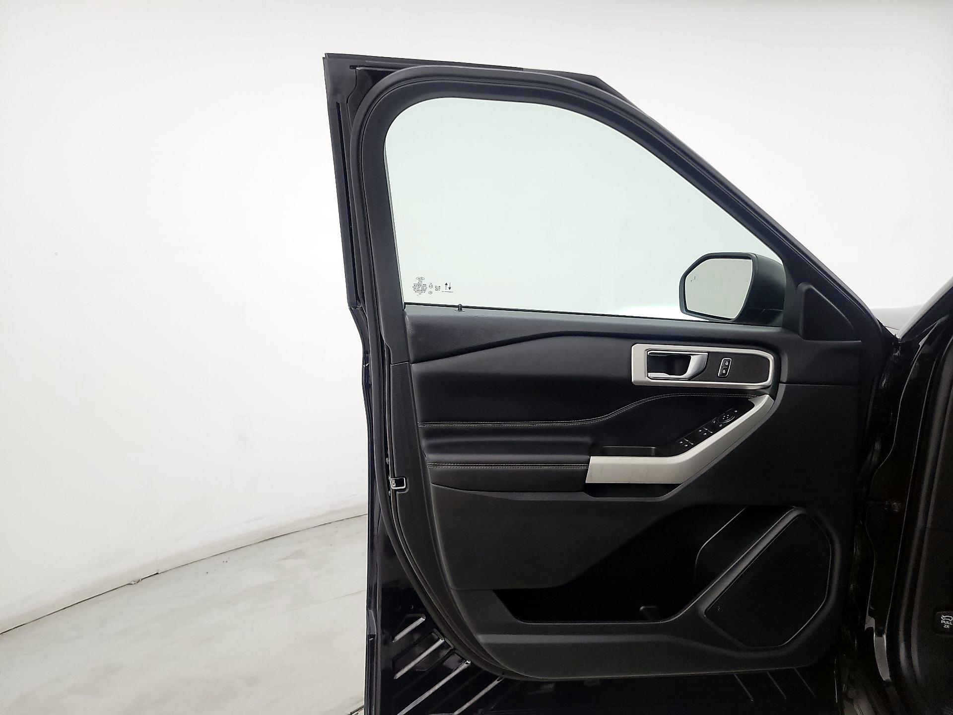 Thumbnail: 2022 Ford Explorer - 12