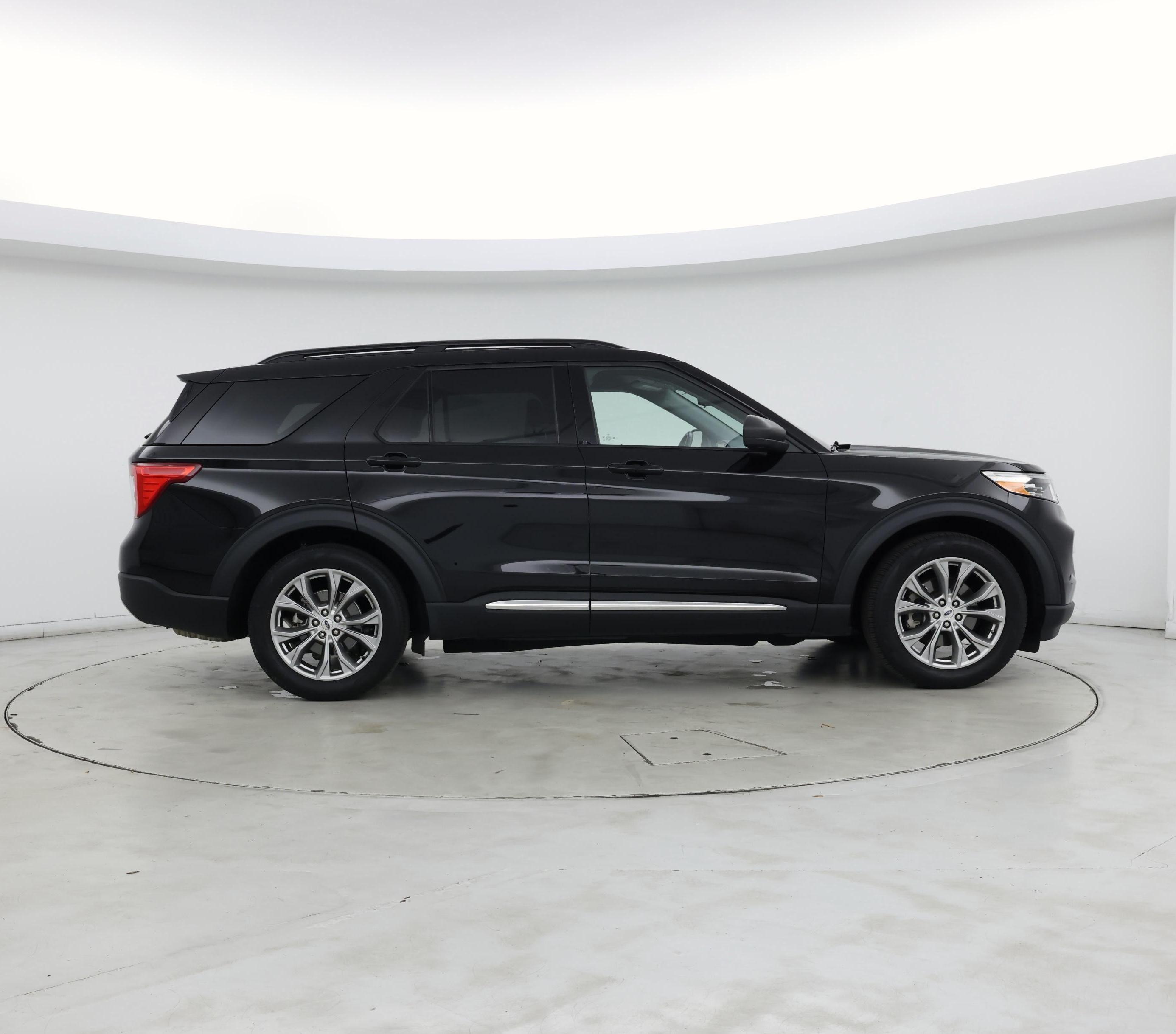 Thumbnail: 2022 Ford Explorer - 7