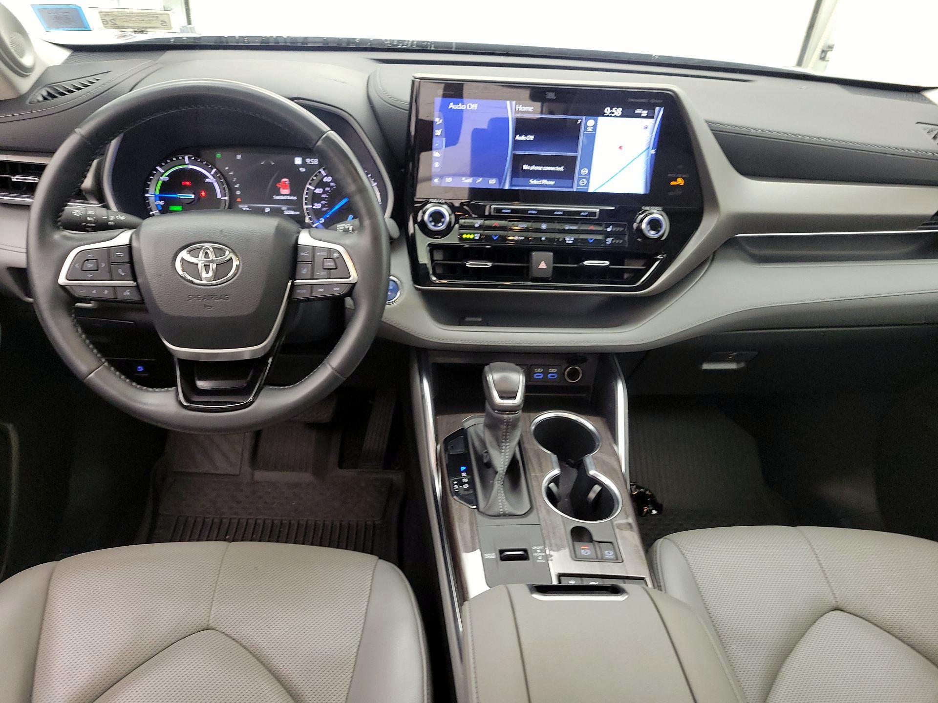 Thumbnail: 2022 Toyota Highlander - 9