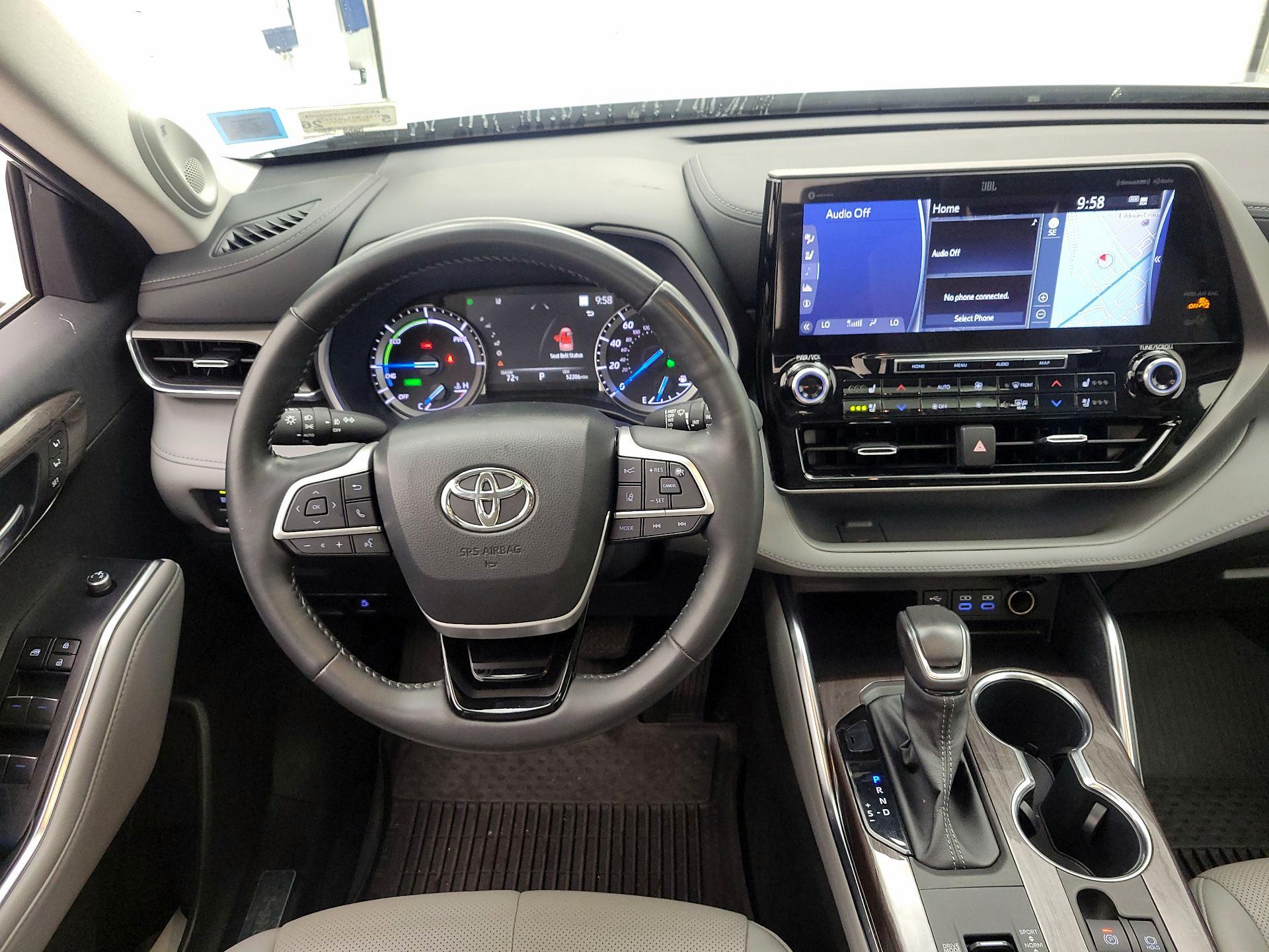 Thumbnail: 2022 Toyota Highlander - 10