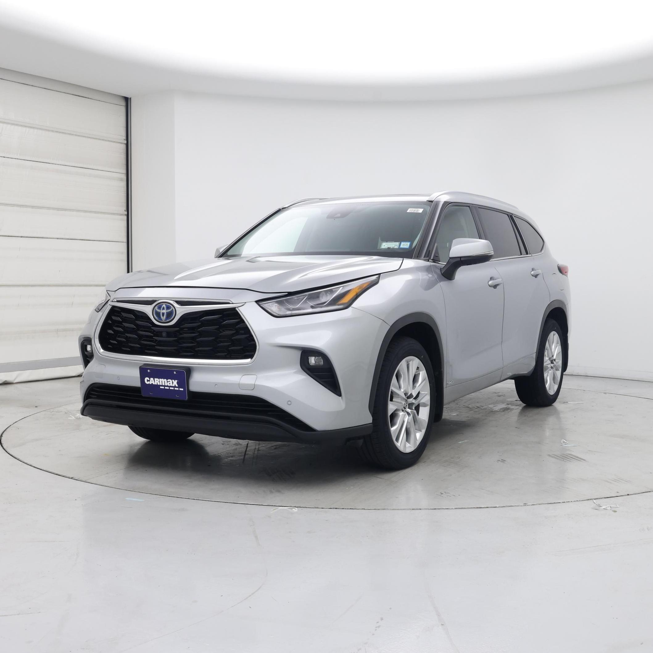 Thumbnail: 2022 Toyota Highlander - 4
