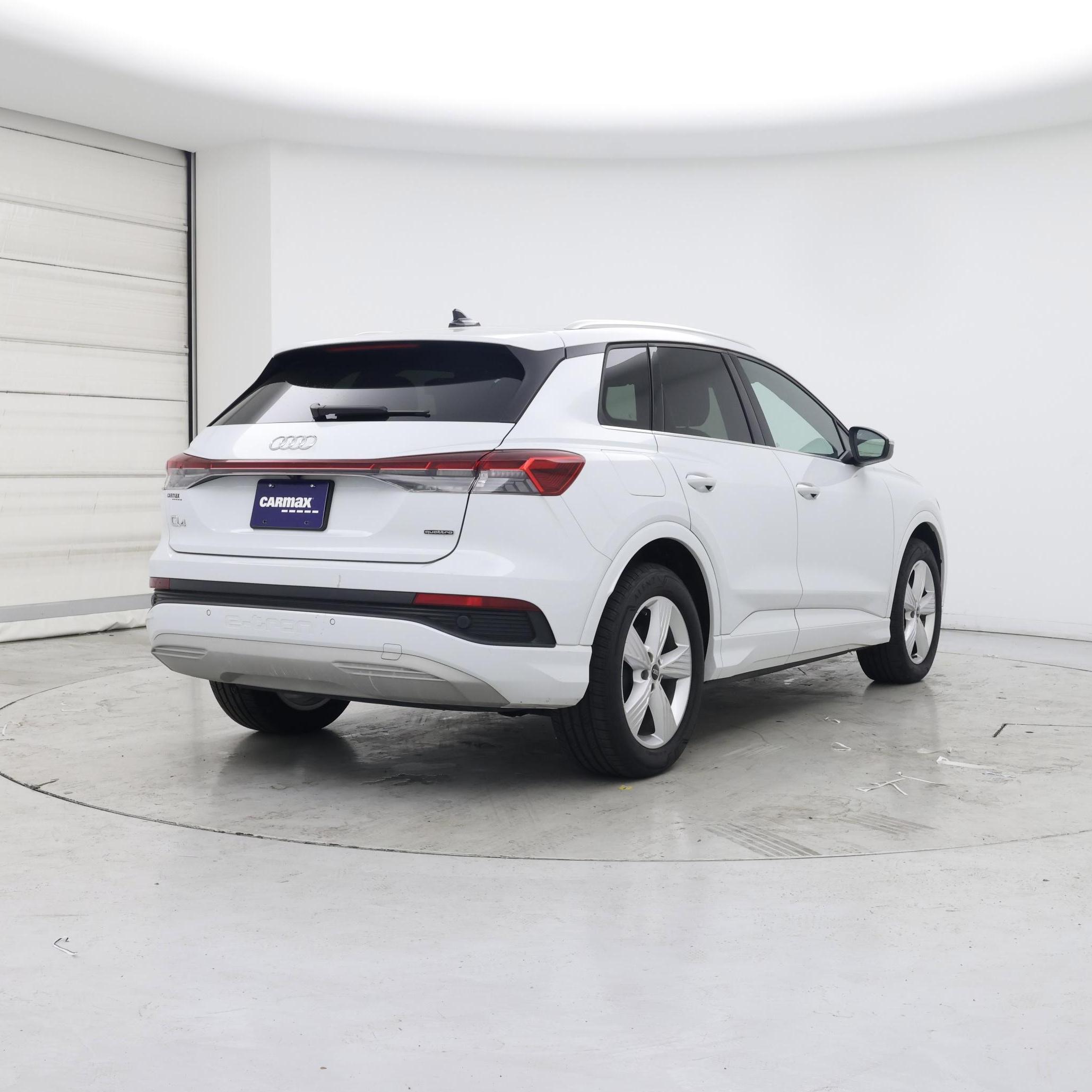 Thumbnail: 2022 Audi Q4 e-tron - 8
