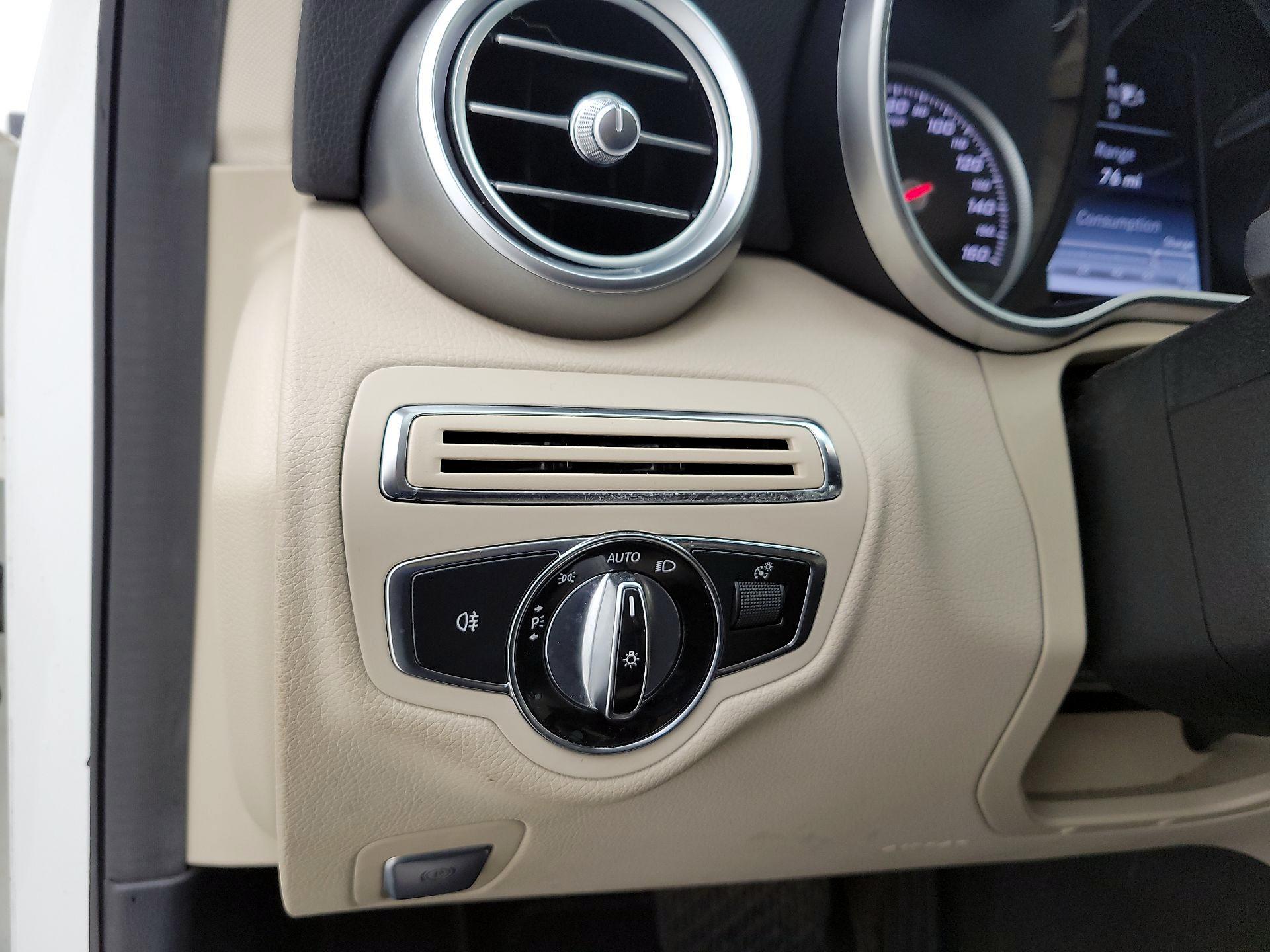 Thumbnail: 2015 Mercedes-Benz C-Class - 13