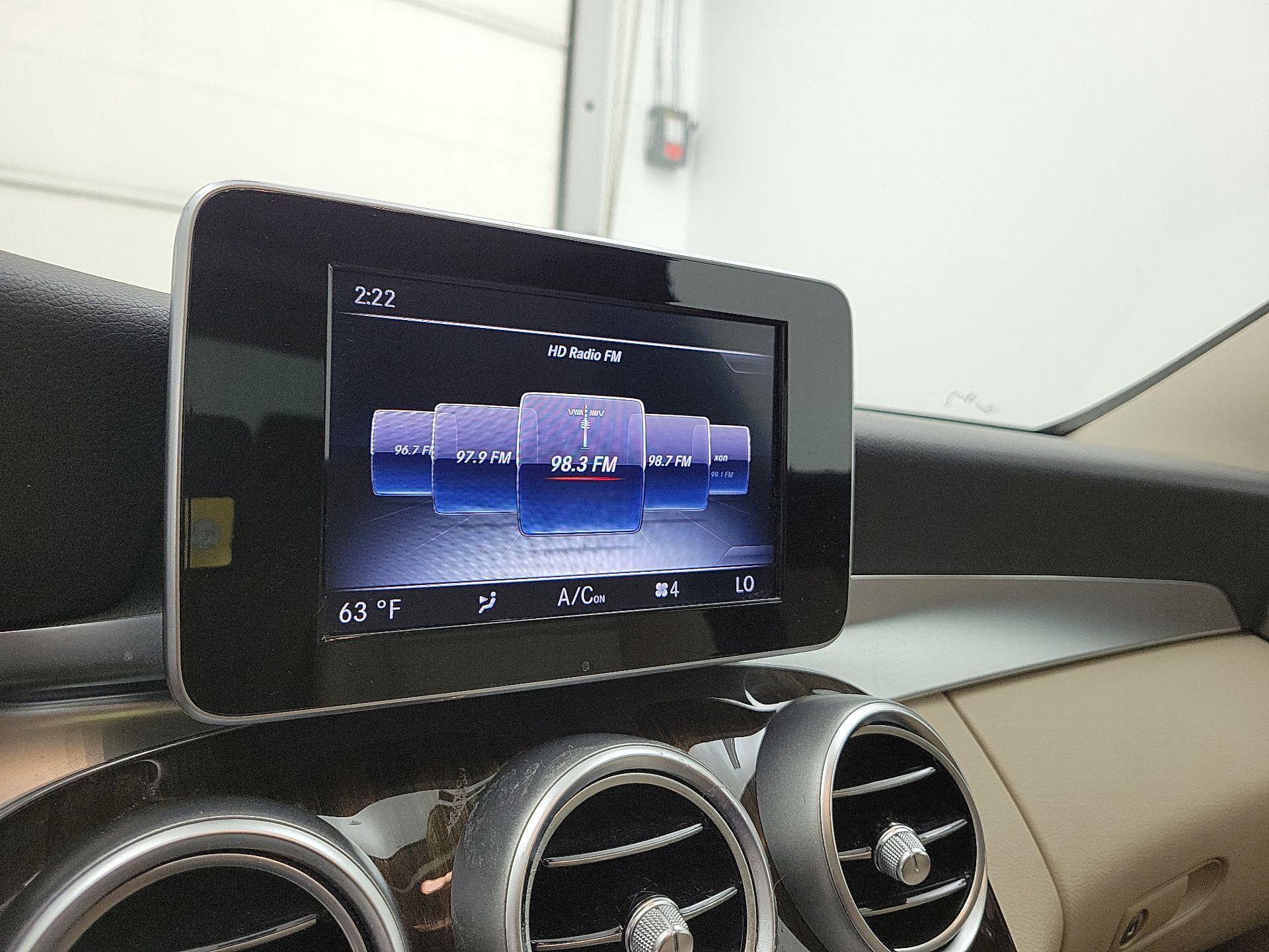 Thumbnail: 2015 Mercedes-Benz C-Class - 16