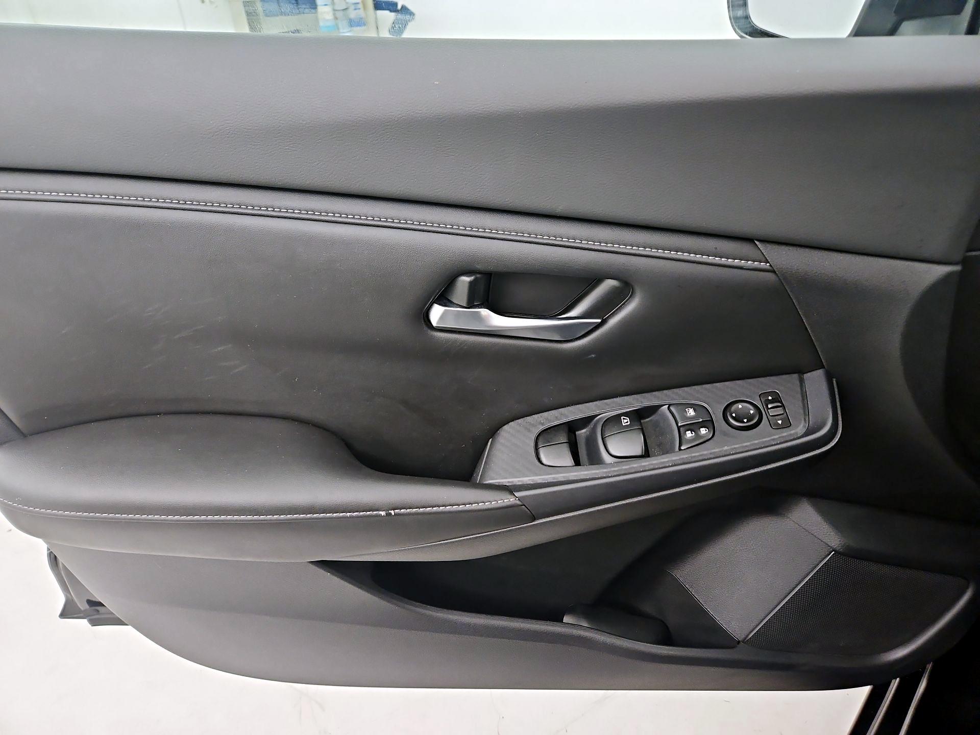 Thumbnail: 2020 Nissan Sentra - 12