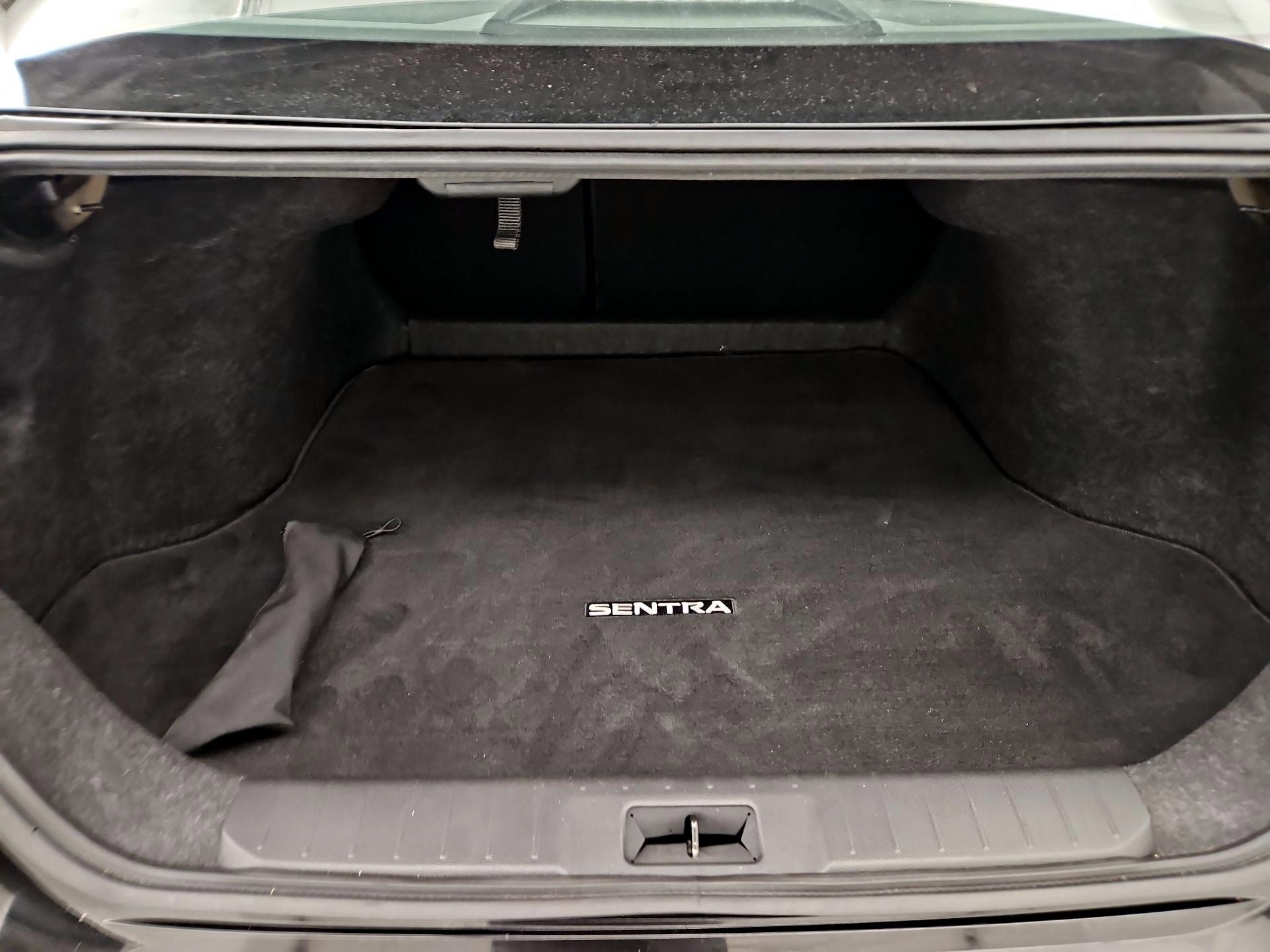 Thumbnail: 2020 Nissan Sentra - 20