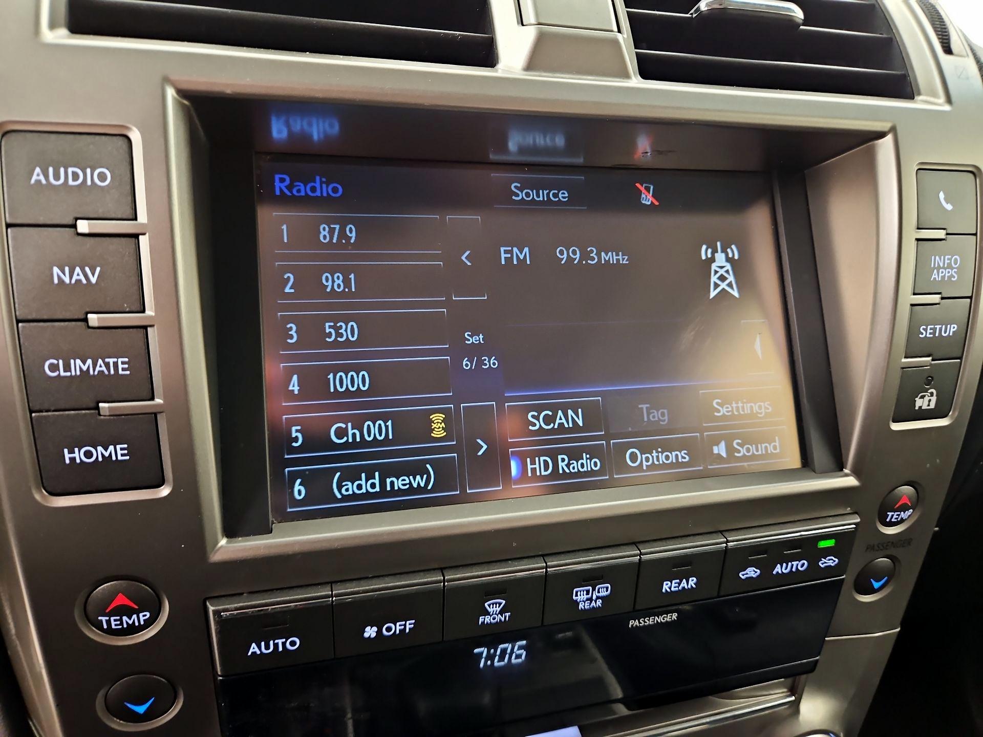 Thumbnail: 2015 Lexus GX - 16