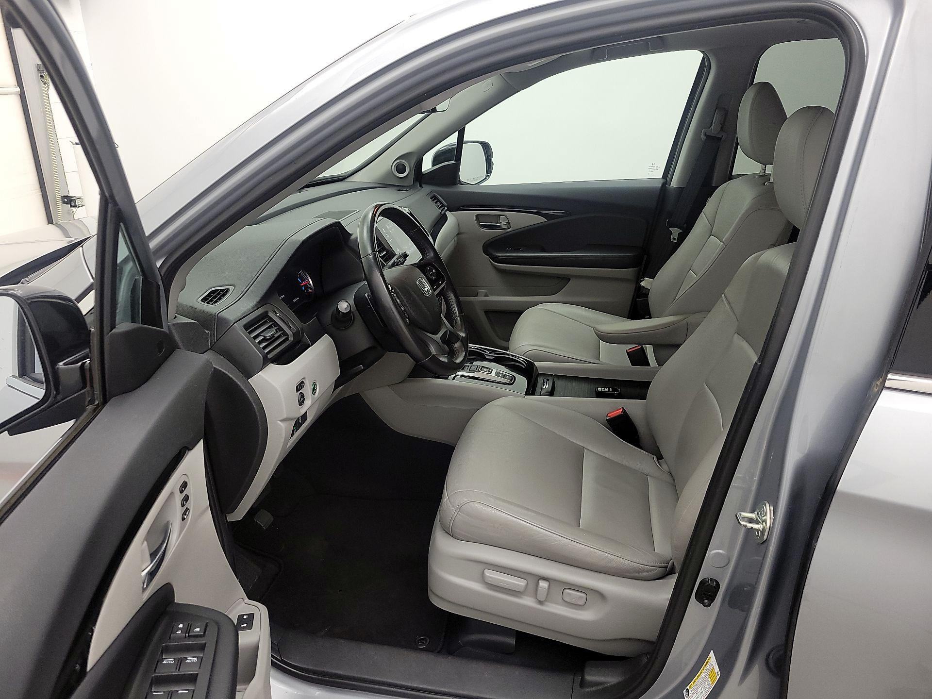Thumbnail: 2019 Honda Pilot - 11