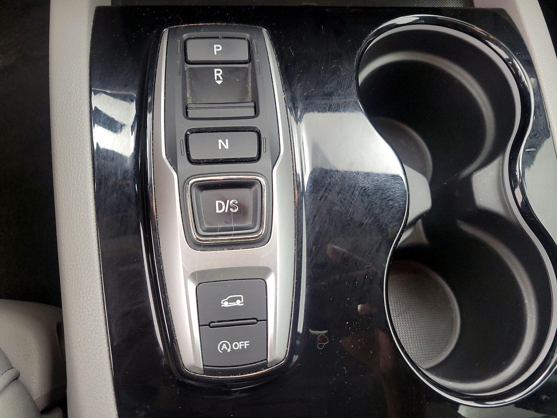 Thumbnail: 2019 Honda Pilot - 17