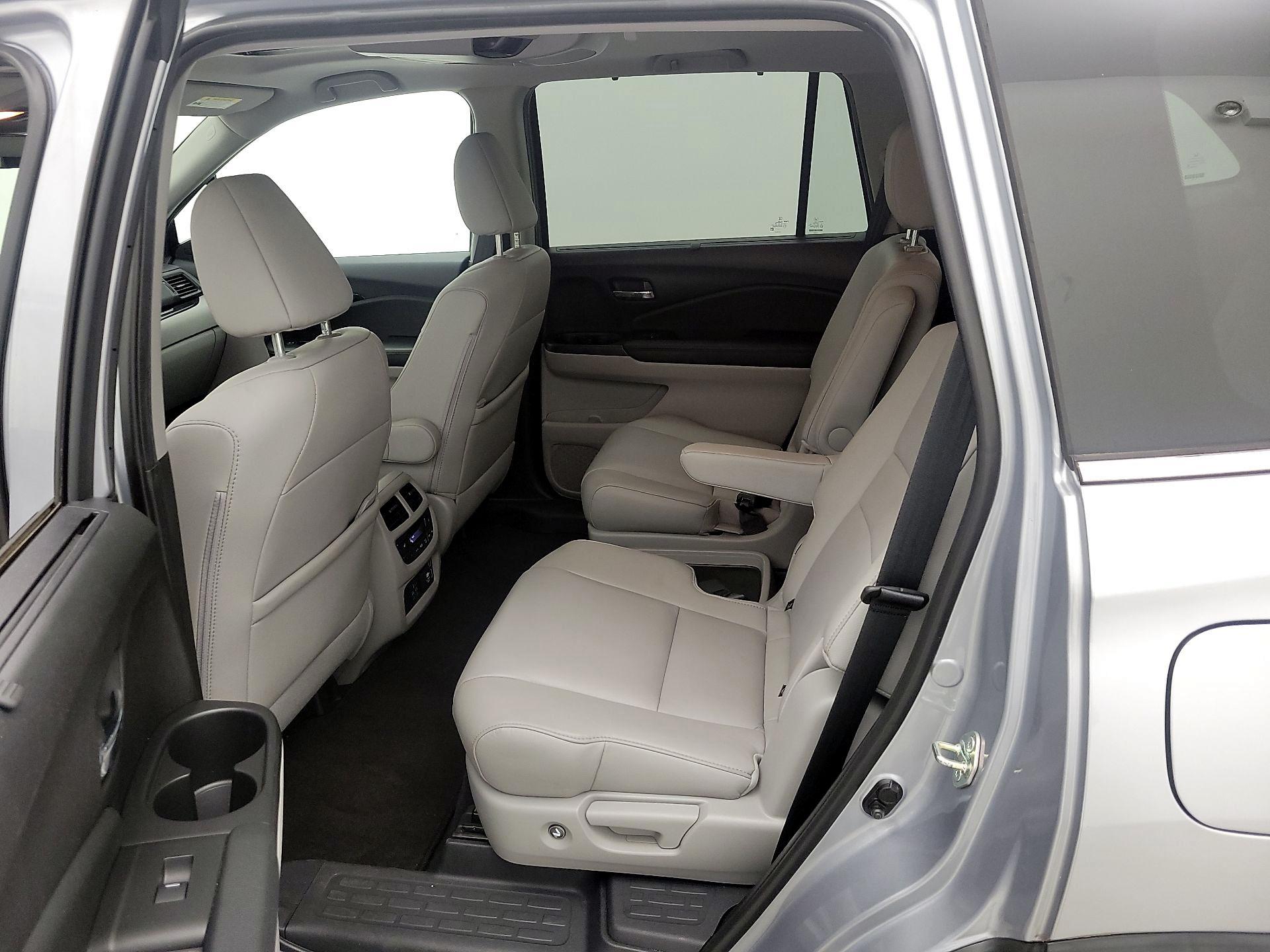 Thumbnail: 2019 Honda Pilot - 20
