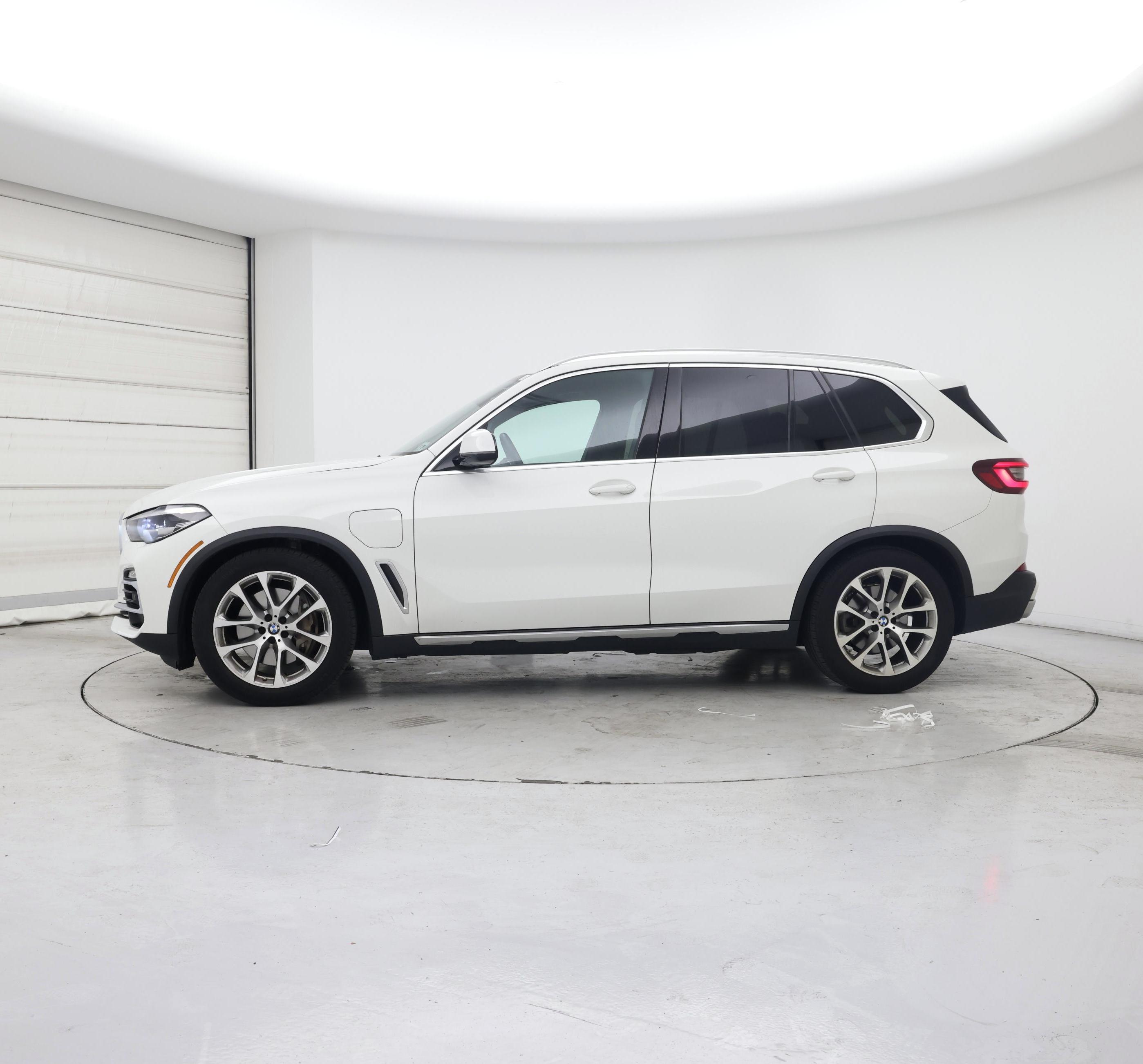 Thumbnail: 2021 BMW X5 - 3