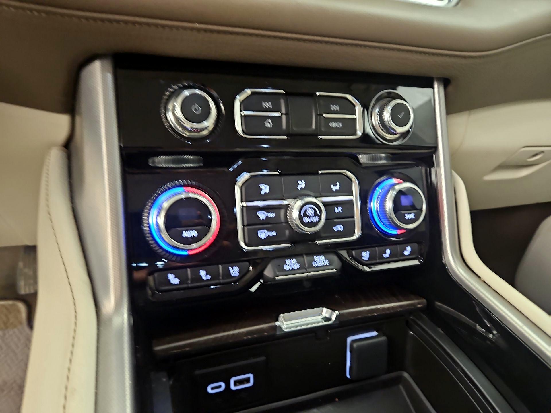 Thumbnail: 2023 GMC Yukon XL - 16