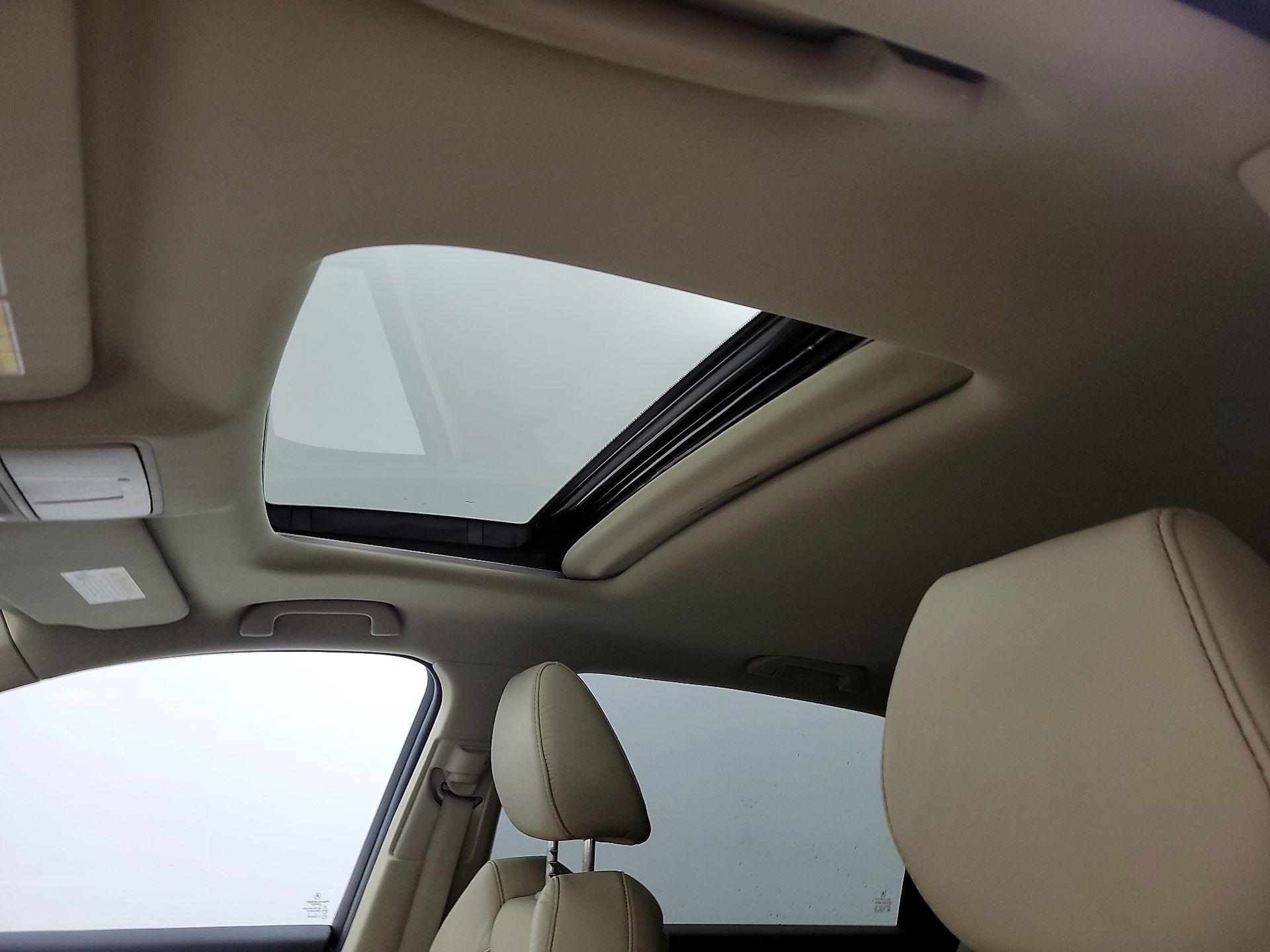 Thumbnail: 2019 Acura MDX - 19