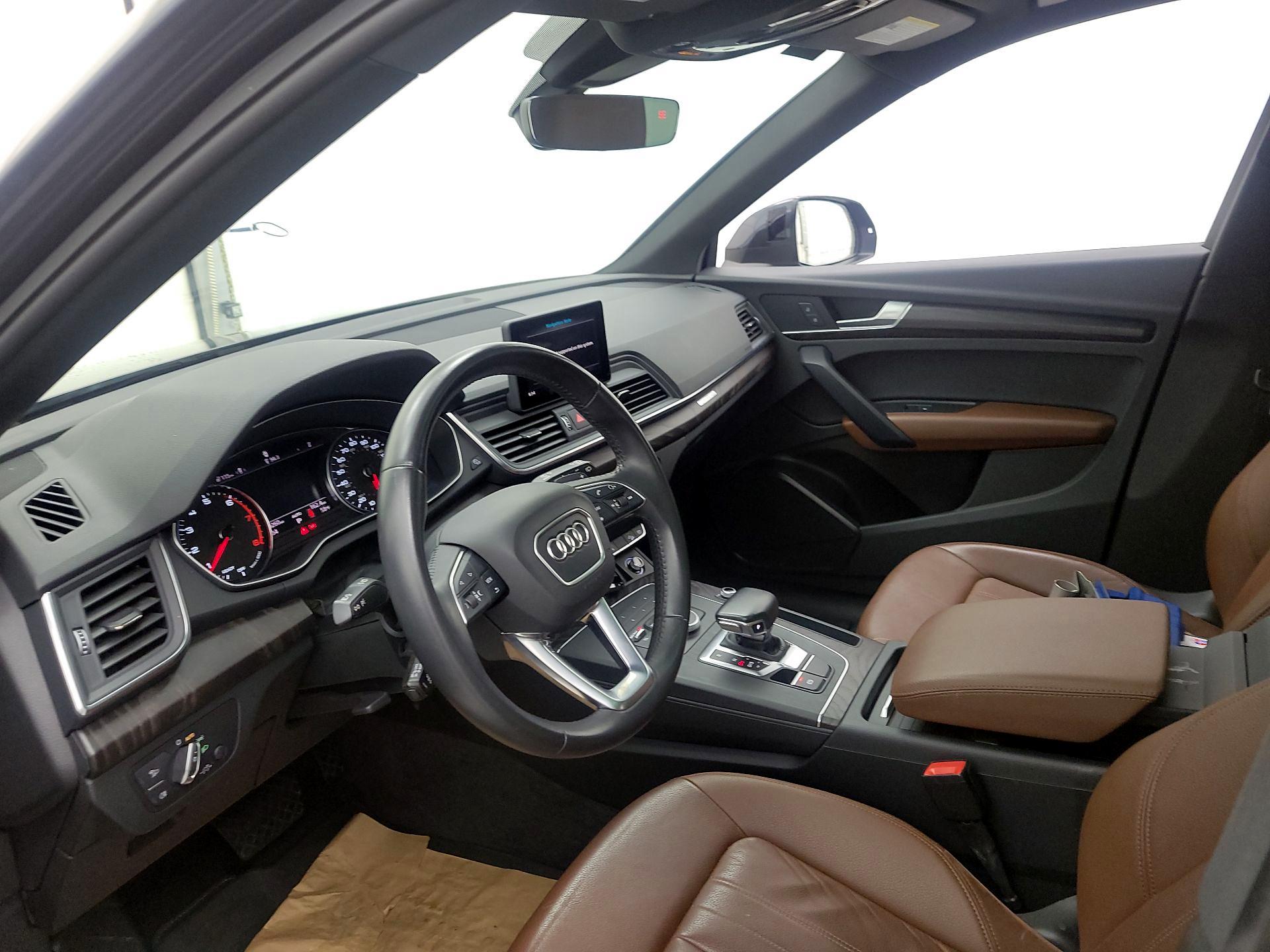 Thumbnail: 2020 Audi Q5 - 11