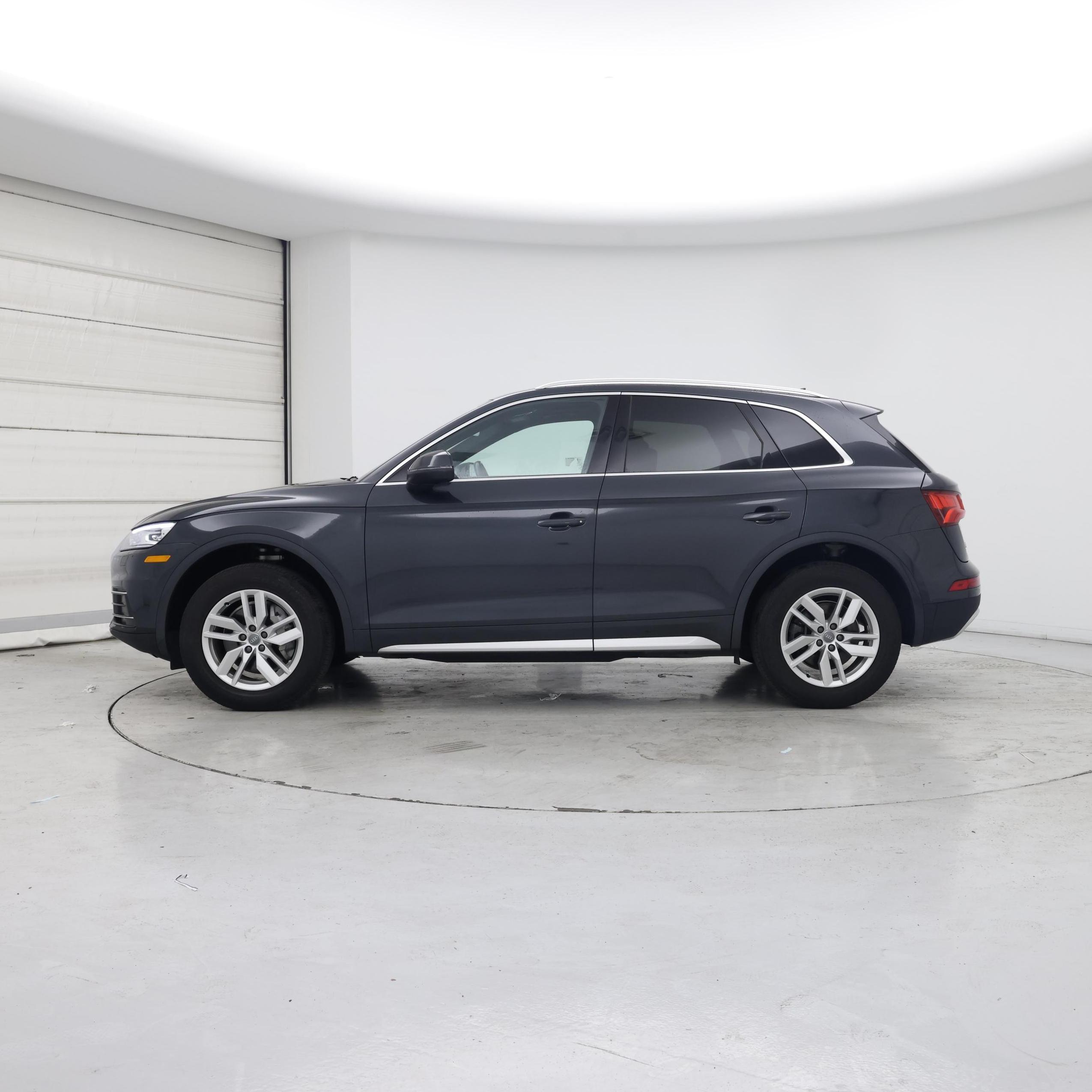 Thumbnail: 2020 Audi Q5 - 3