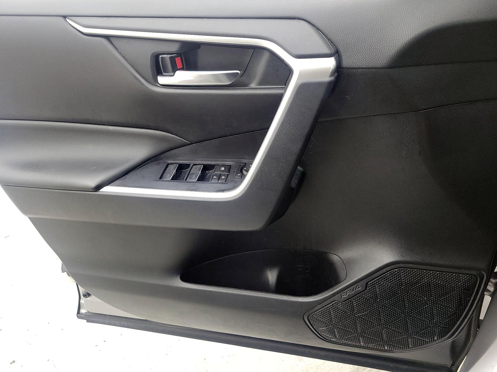 Thumbnail: 2023 Toyota RAV4 - 13