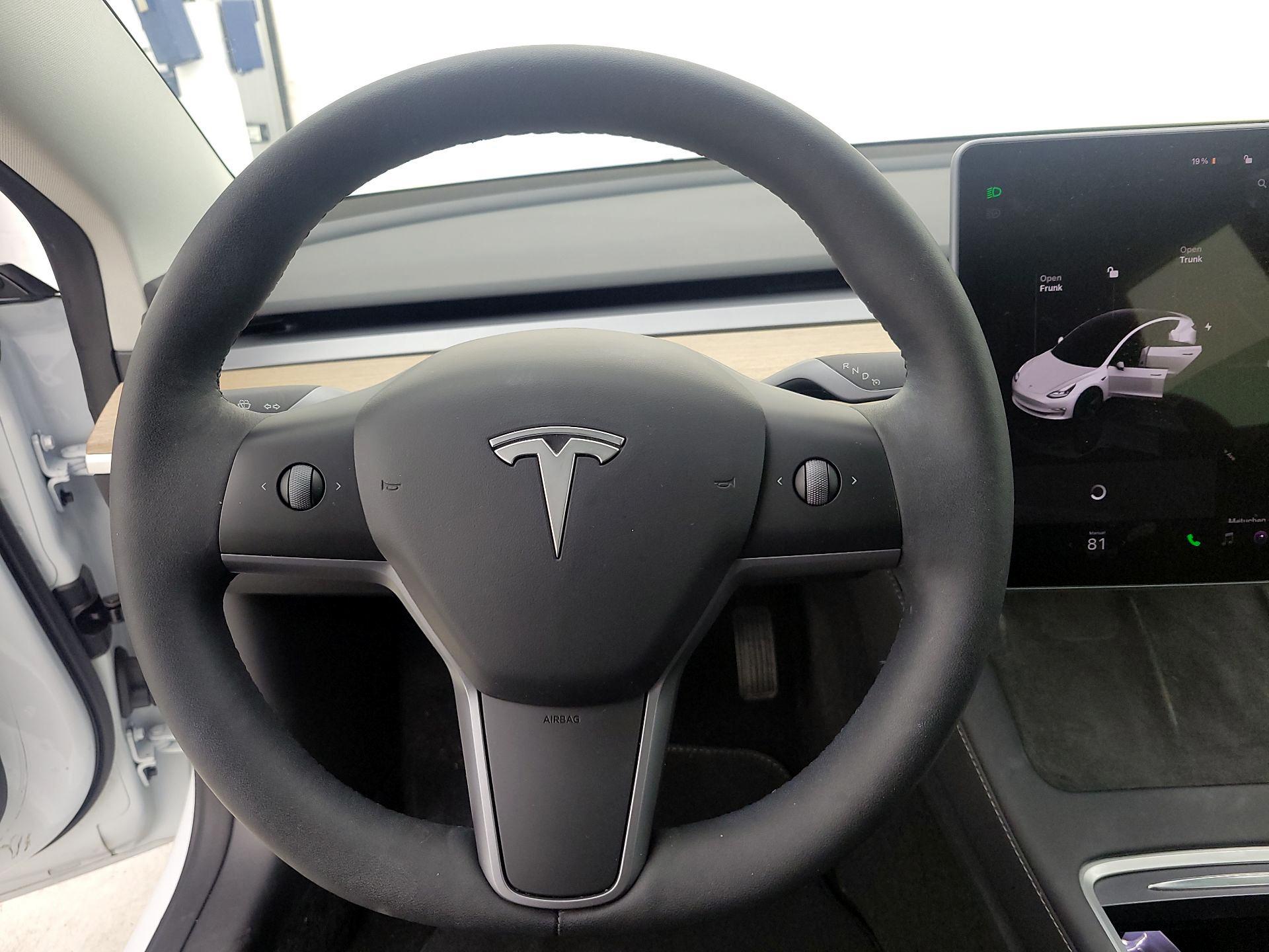 Thumbnail: 2023 Tesla Model 3 - 10
