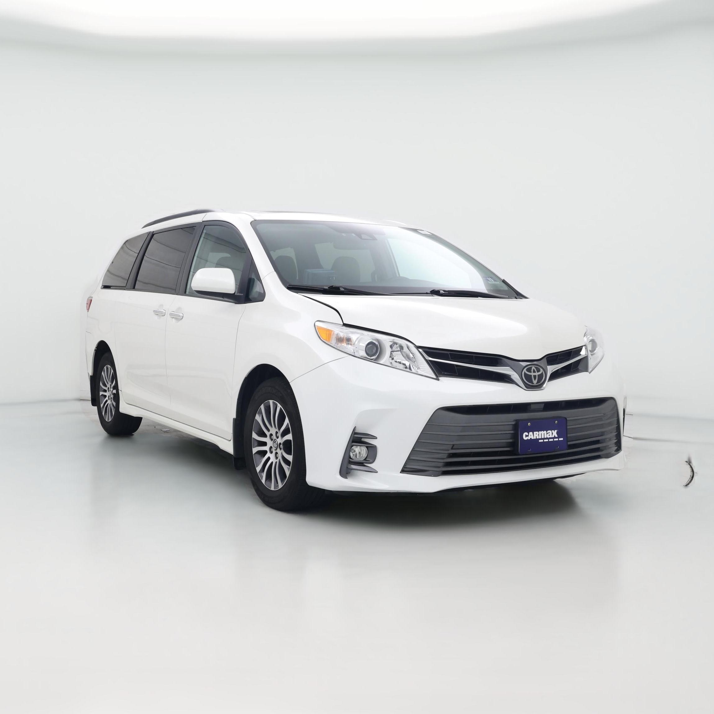 Thumbnail: 2019 Toyota Sienna - 1