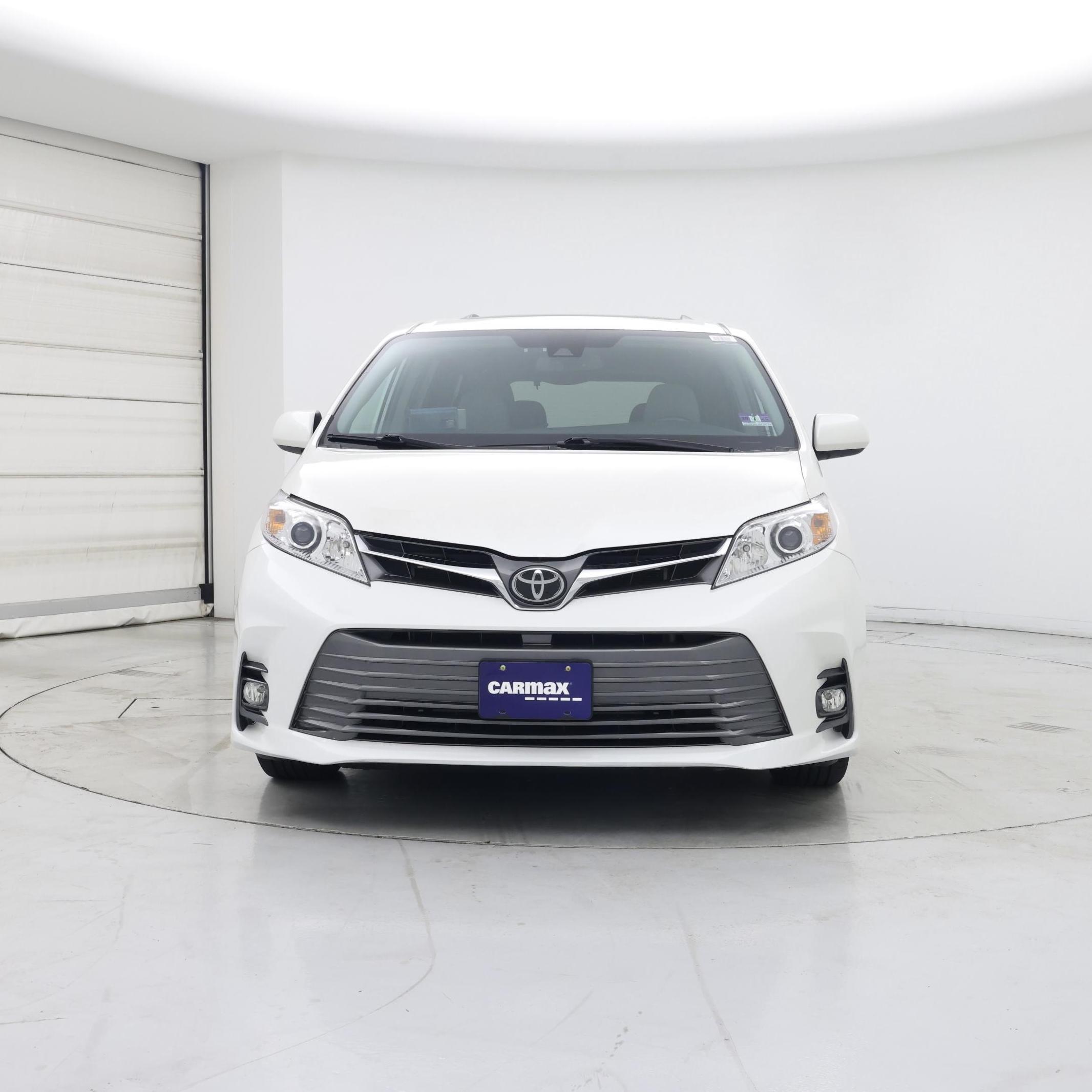 Thumbnail: 2019 Toyota Sienna - 5