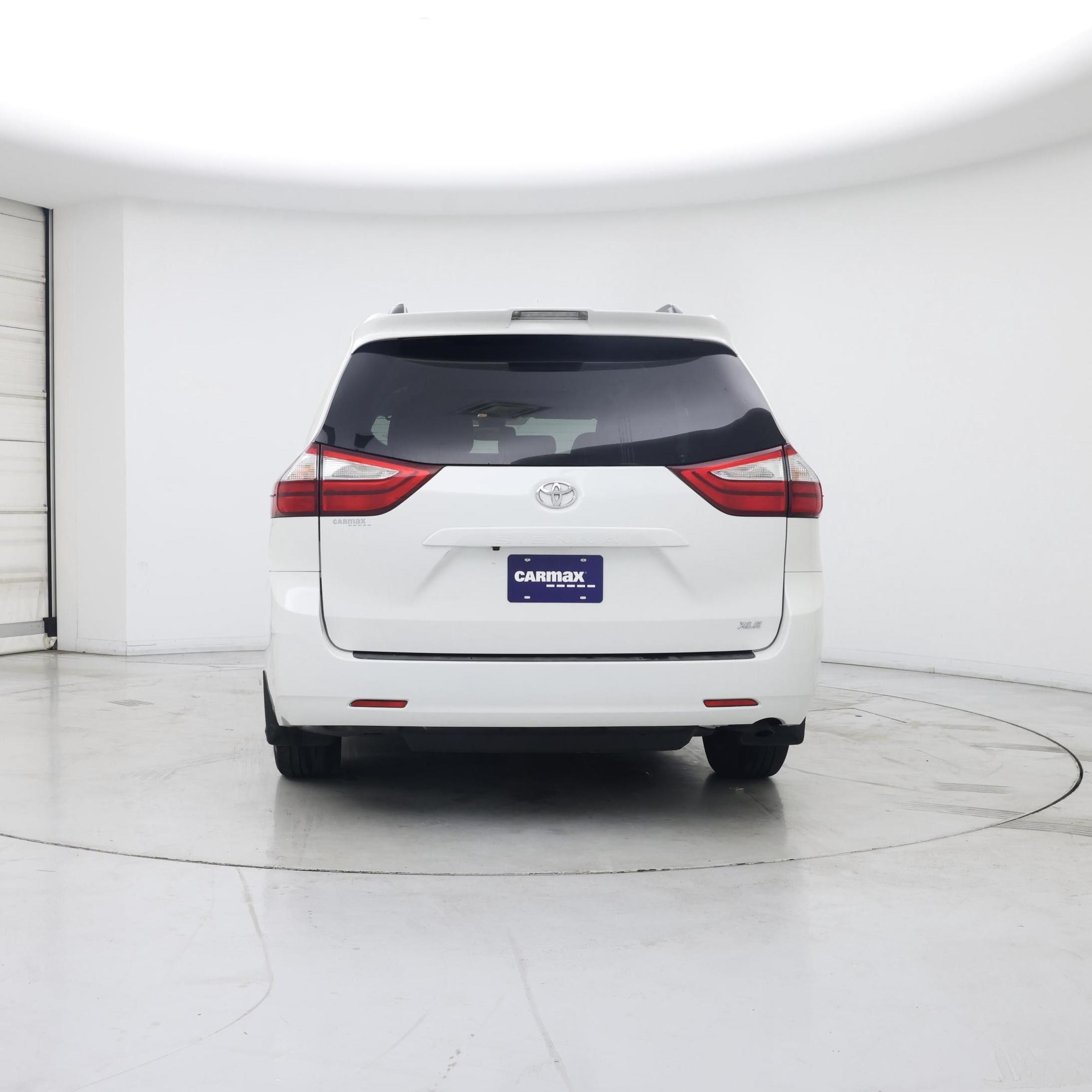 Thumbnail: 2019 Toyota Sienna - 6