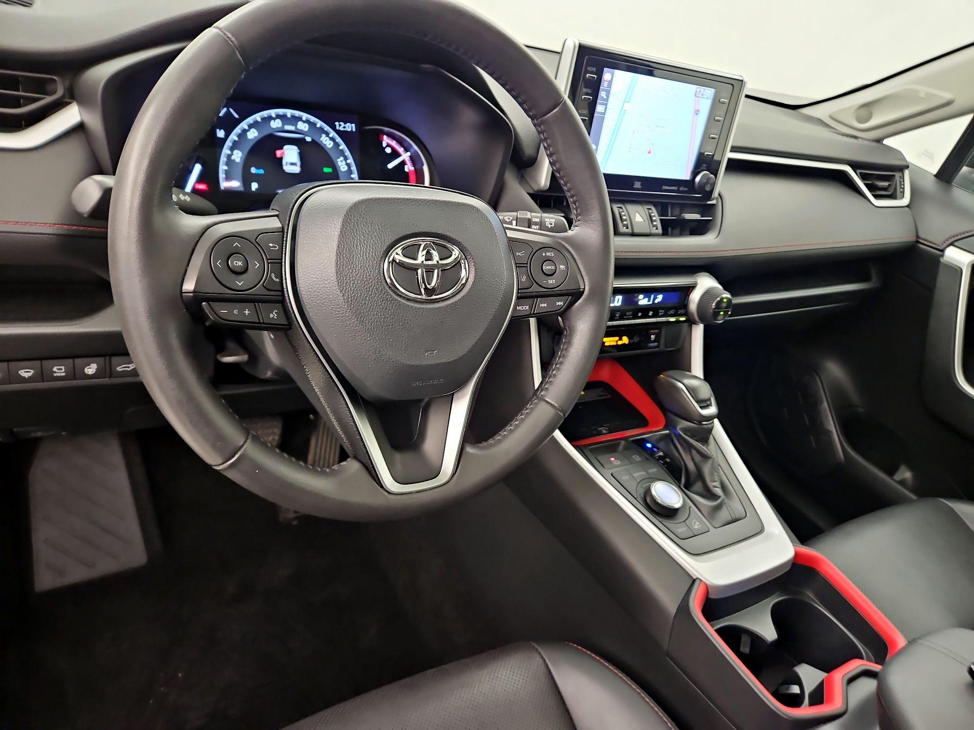 Thumbnail: 2020 Toyota RAV4 - 9