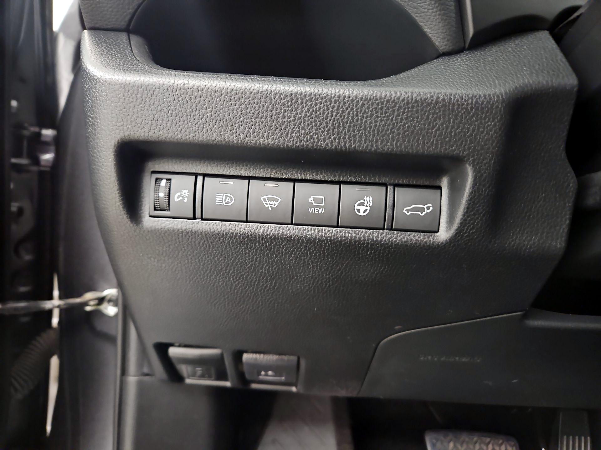 Thumbnail: 2020 Toyota RAV4 - 13