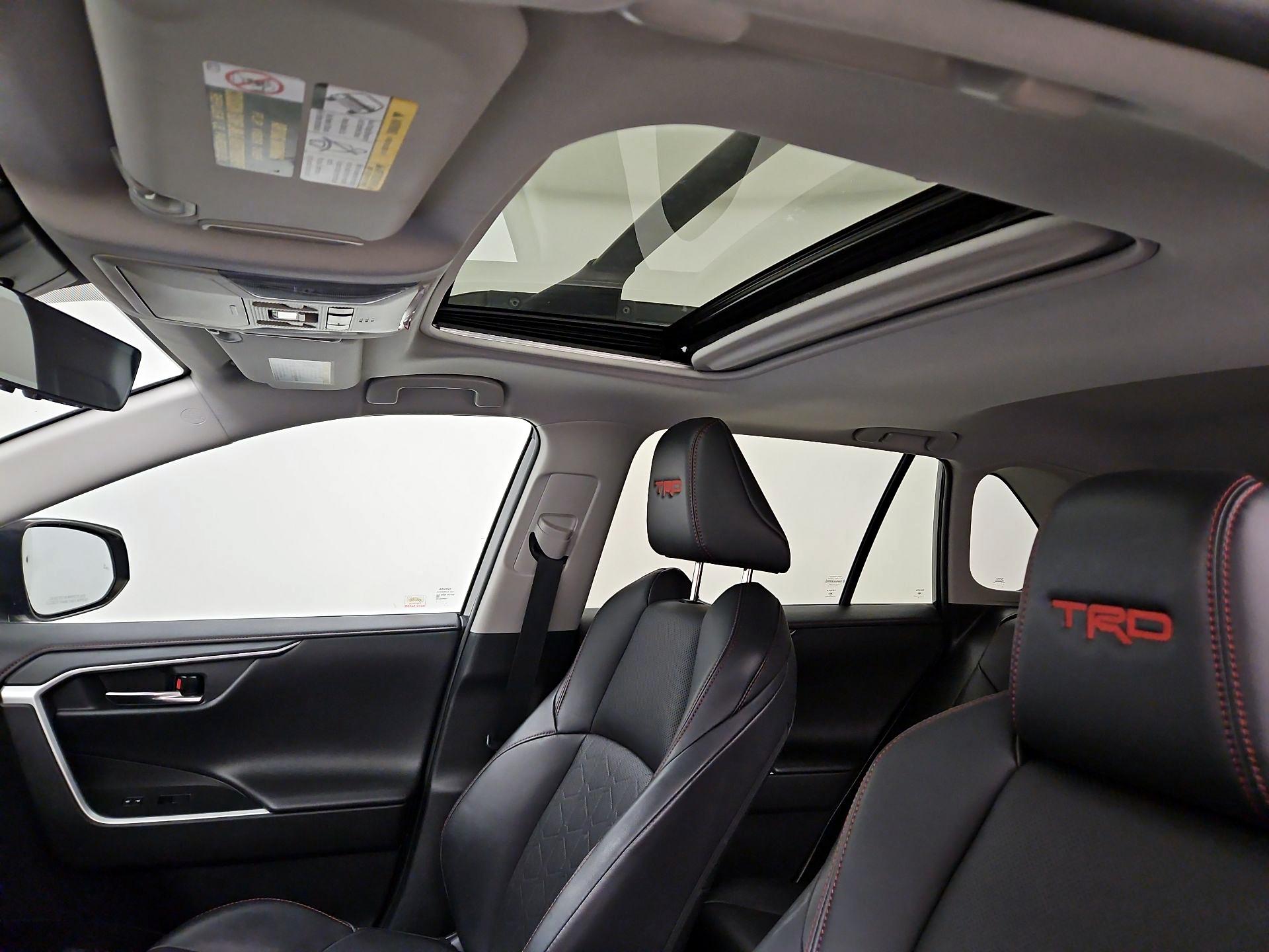 Thumbnail: 2020 Toyota RAV4 - 20