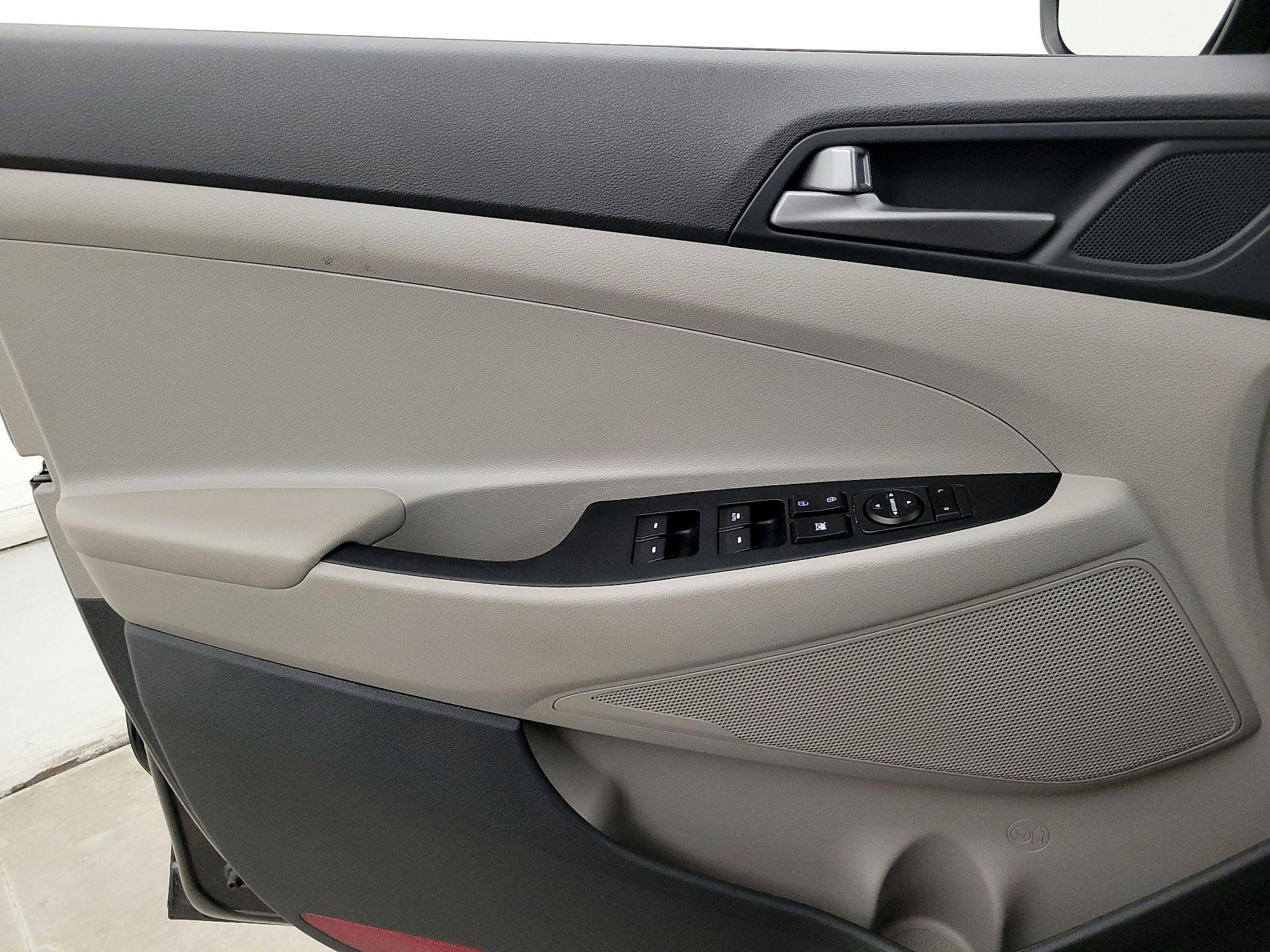 Thumbnail: 2017 Hyundai Tucson - 12