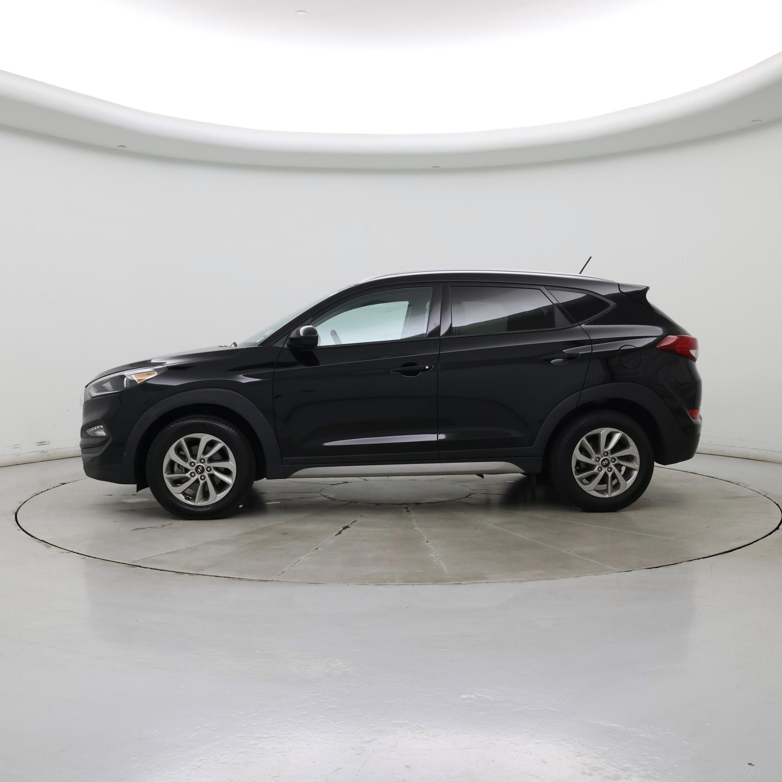 Thumbnail: 2017 Hyundai Tucson - 3