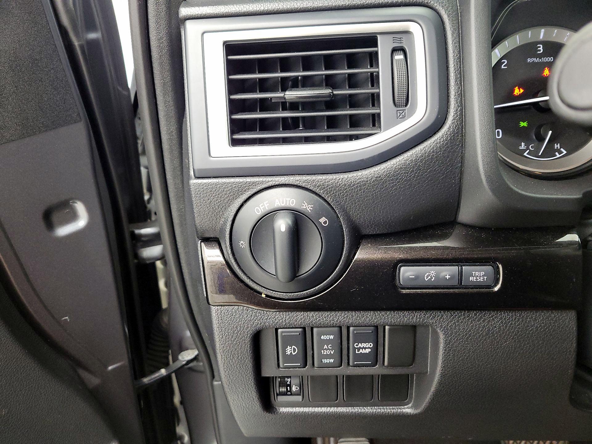 Thumbnail: 2018 Nissan Titan - 13