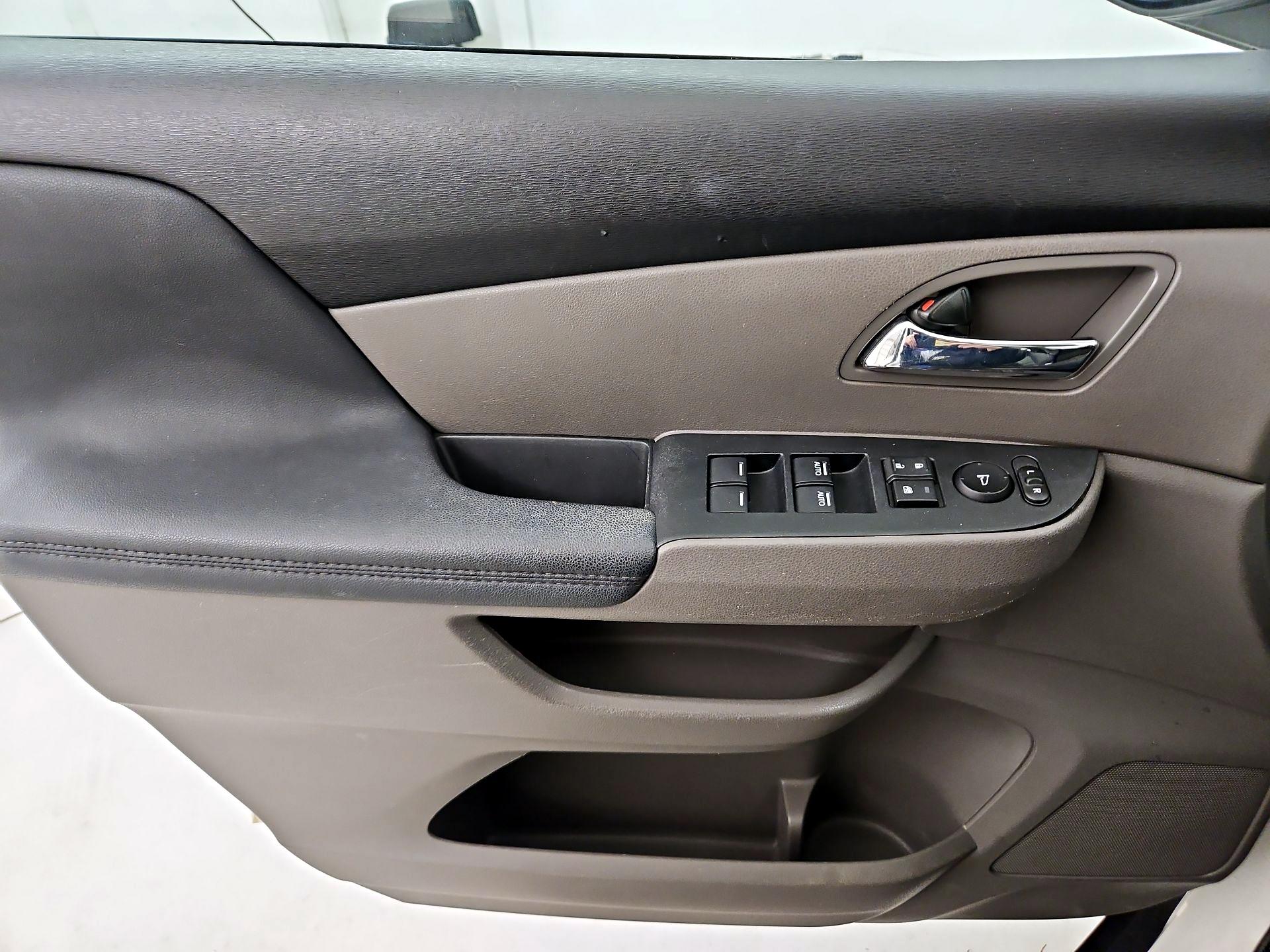 Thumbnail: 2016 Honda Odyssey - 12