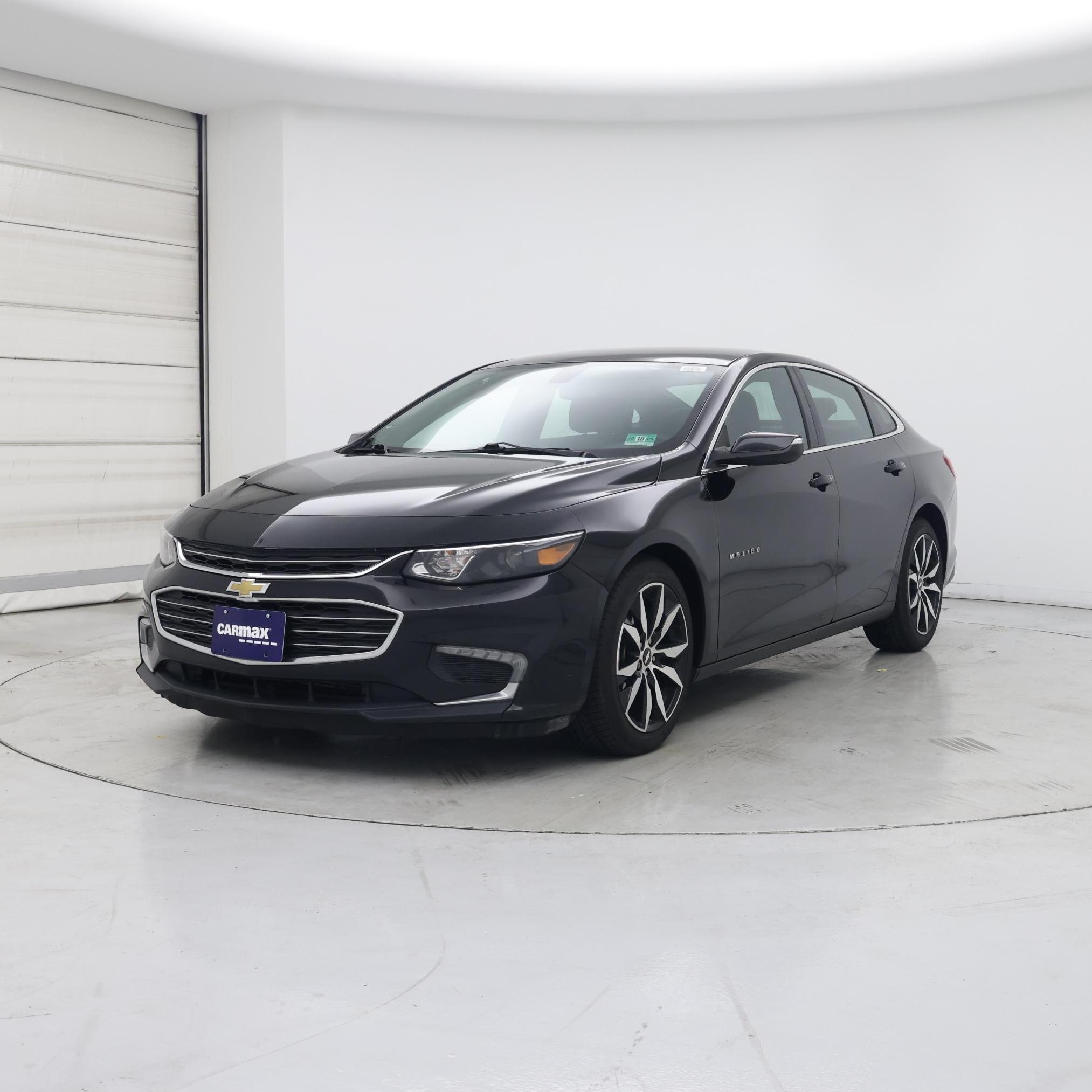 Thumbnail: 2018 Chevrolet Malibu - 4