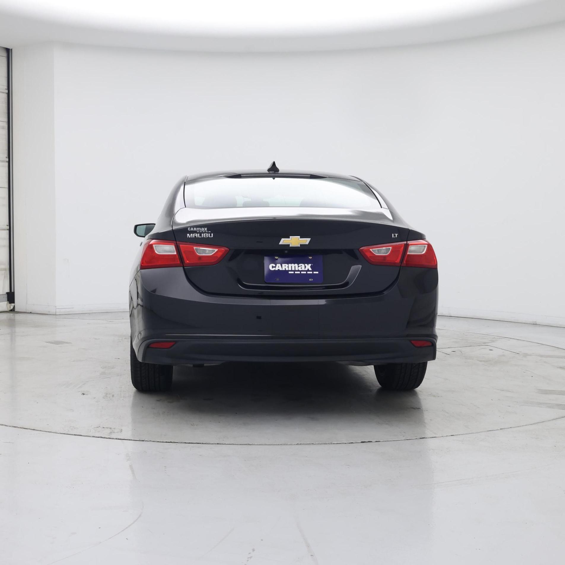 Thumbnail: 2018 Chevrolet Malibu - 6