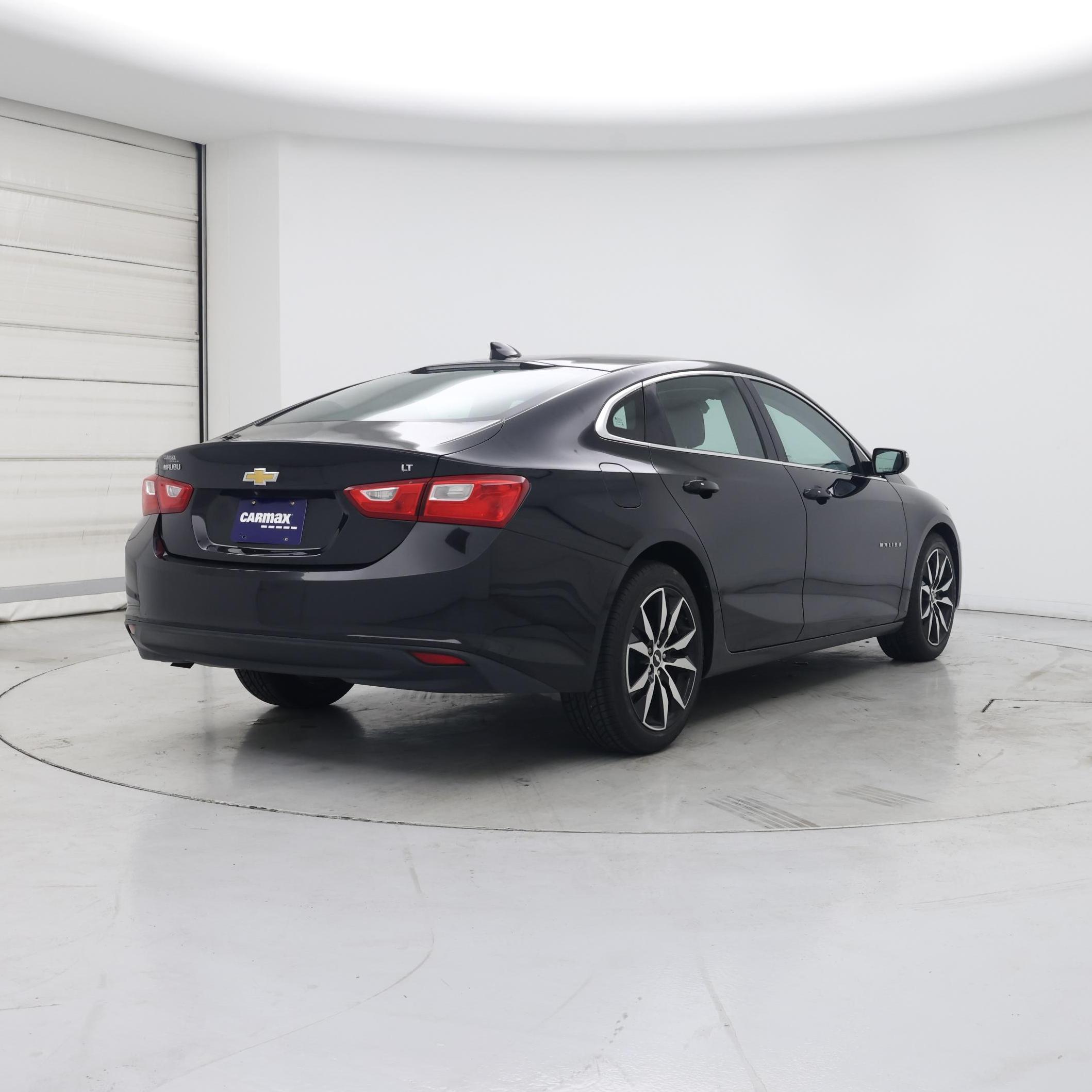Thumbnail: 2018 Chevrolet Malibu - 8
