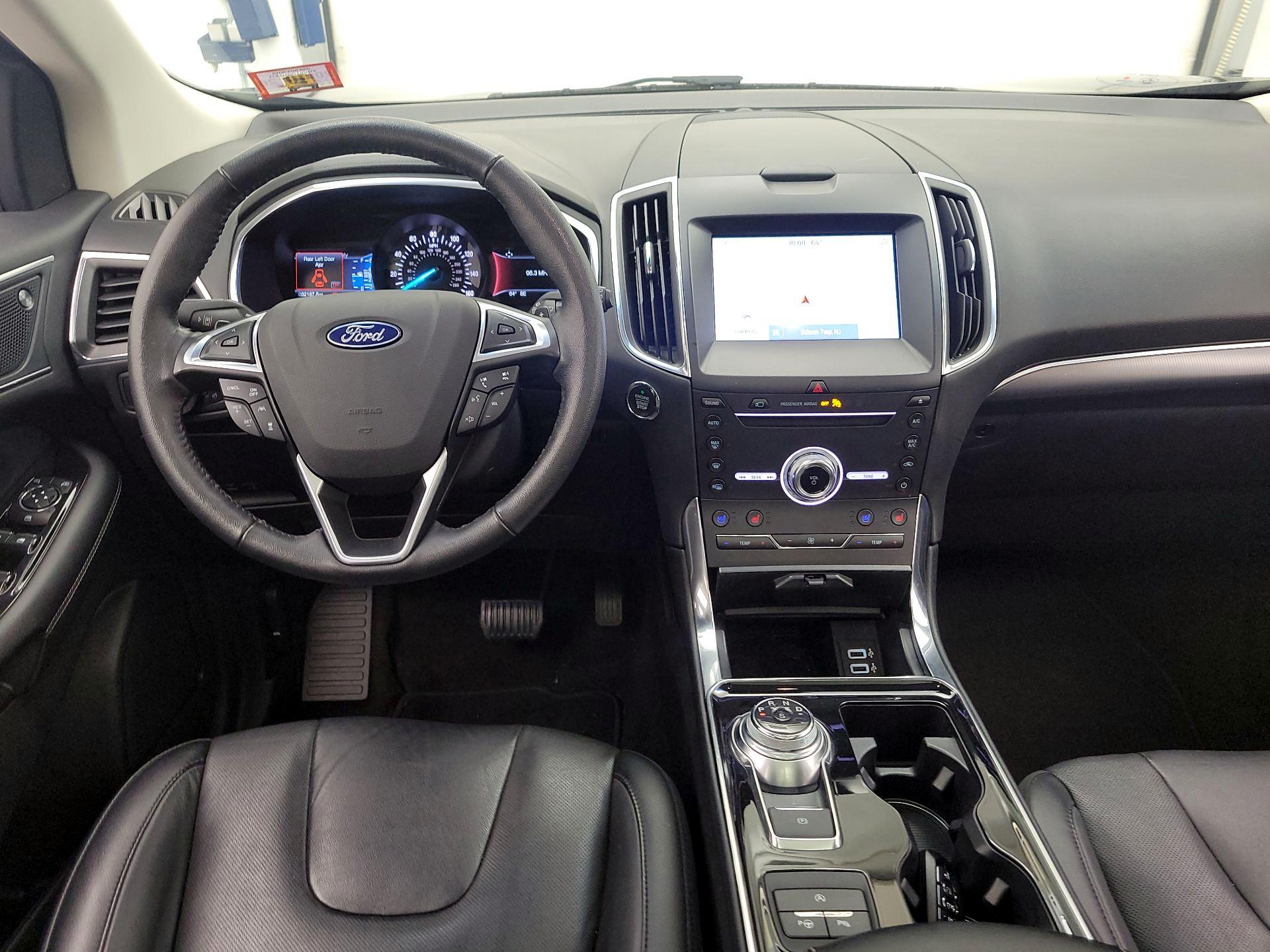 Thumbnail: 2019 Ford Edge - 9