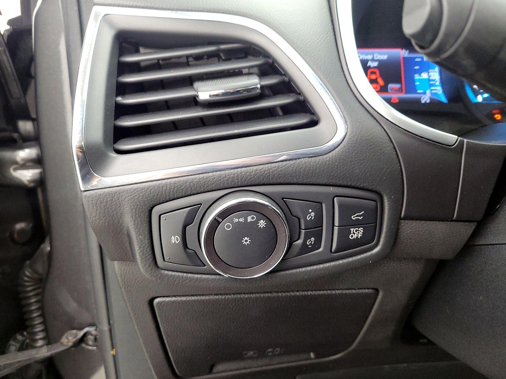 Thumbnail: 2019 Ford Edge - 13